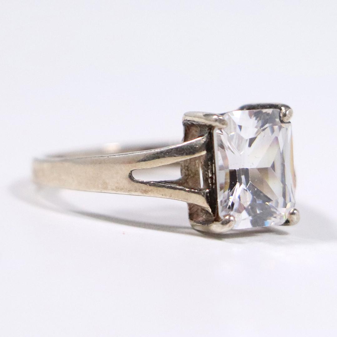 .925 Sterling Silver Ring with Square CZ size 9.5: .925 Sterling Silver Ring with Square CZ size 9.5 ; size 5/8 in. x 3/8 in.
