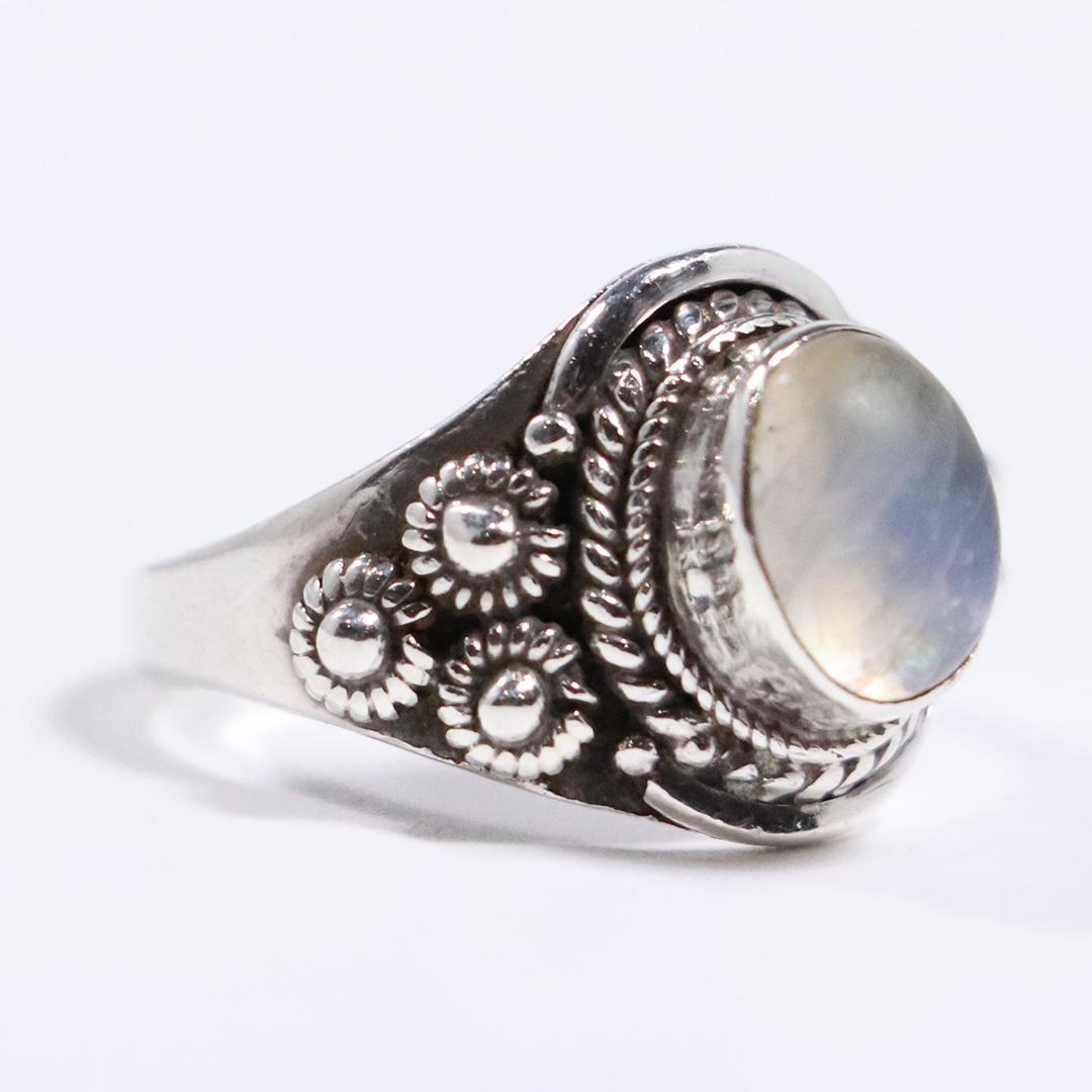 .925 Sterling Silver Ring with Moonstone Ring: .925 Sterling Silver Ring with Moonstone Ring Size 8.75; size: 3/4 in. x 1/2 in.