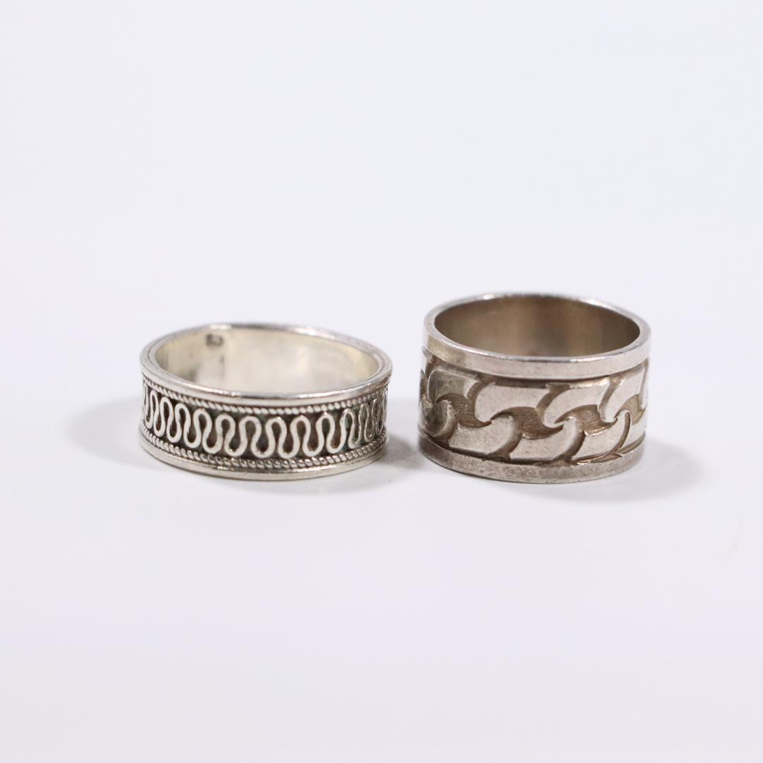[2] .925 Sterling Silver Band Rings Scroll Chain Design: [2] .925 Sterling Silver Band Rings Scroll Chain Design. Ring Sizes: 7 [scroll design]; size 5.5 [chain design]