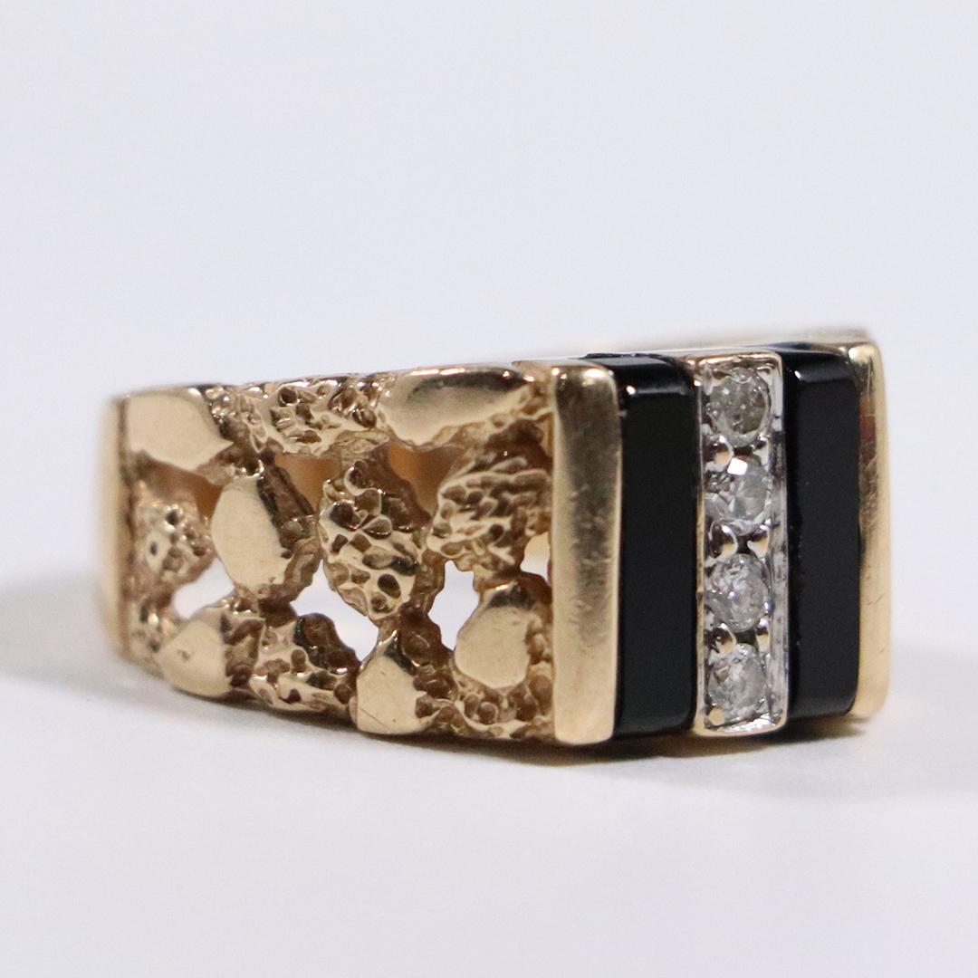 14 K Yellow Gold Black Onyx and Diamonds Ring Size 8: 14 K Yellow Gold Black Onyx and Diamonds Ring Size 8. Weight: approx. 5.1 dwt.