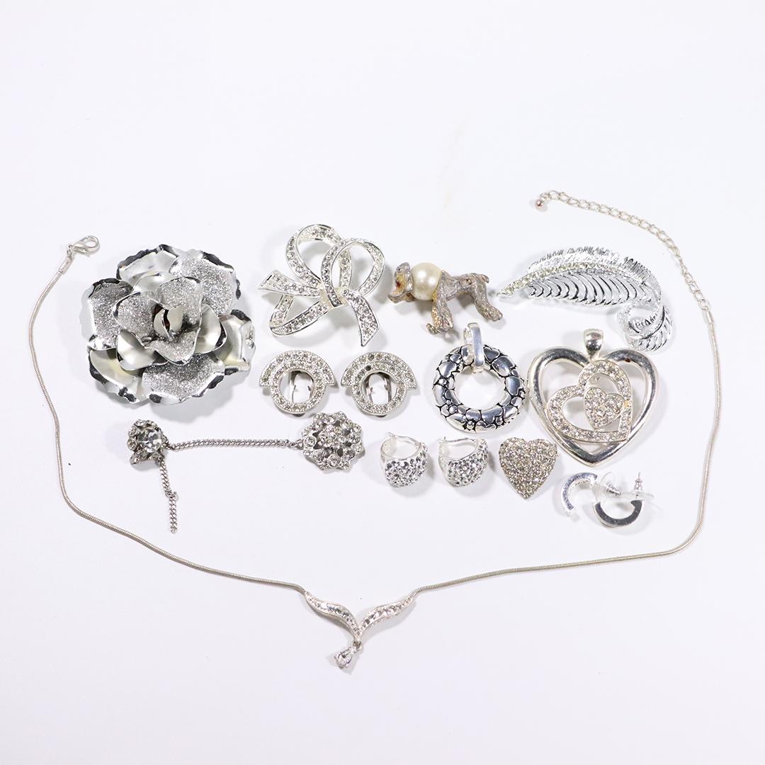 15 Assorted Costume BLING JEWELRY Grouping (1 of 8)