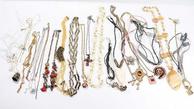 14 Assorted Costume Jewelry Glamour Necklaces - Variety (1 of 13)