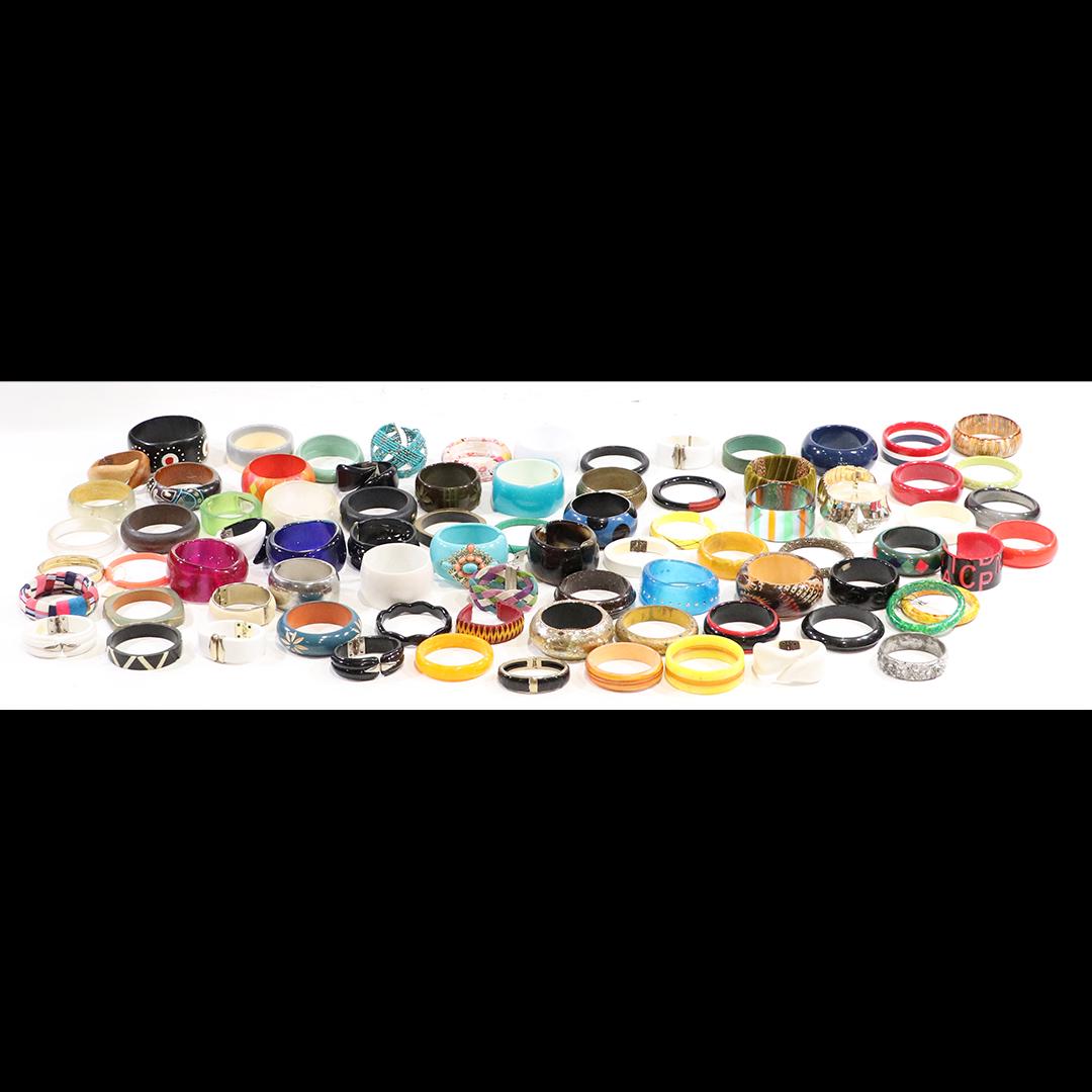 Hidden Treasures GRAG BAG 80 Retro Bangle Bracelets (1 of 11)