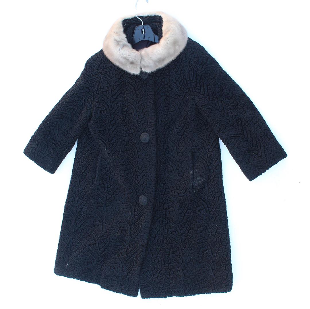 Persian Lamb with Mink Collar - Vintage Coat: Persian Lamb with Mink Collar - Vintage. size: 42 x 21.5 x 21.5