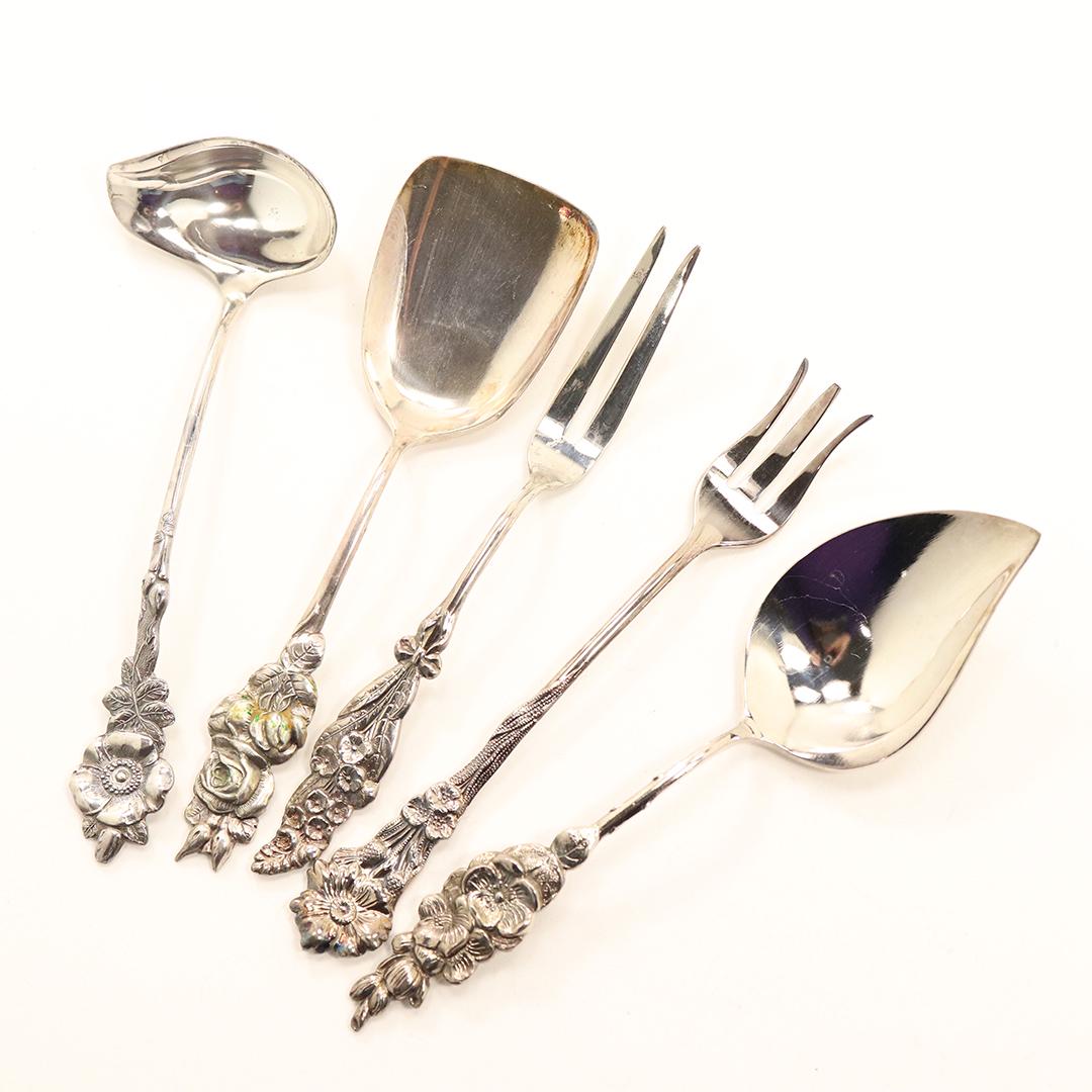 [5] Reed and Barton Fancy Silver Plate Small Serving: [5] Reed and Barton Fancy Silver Plate Small Serving flatware. In Box. Size: flatware averages 5.5 in. ; box size: 8.25 in. x 6.25 in. x 1.25 in.