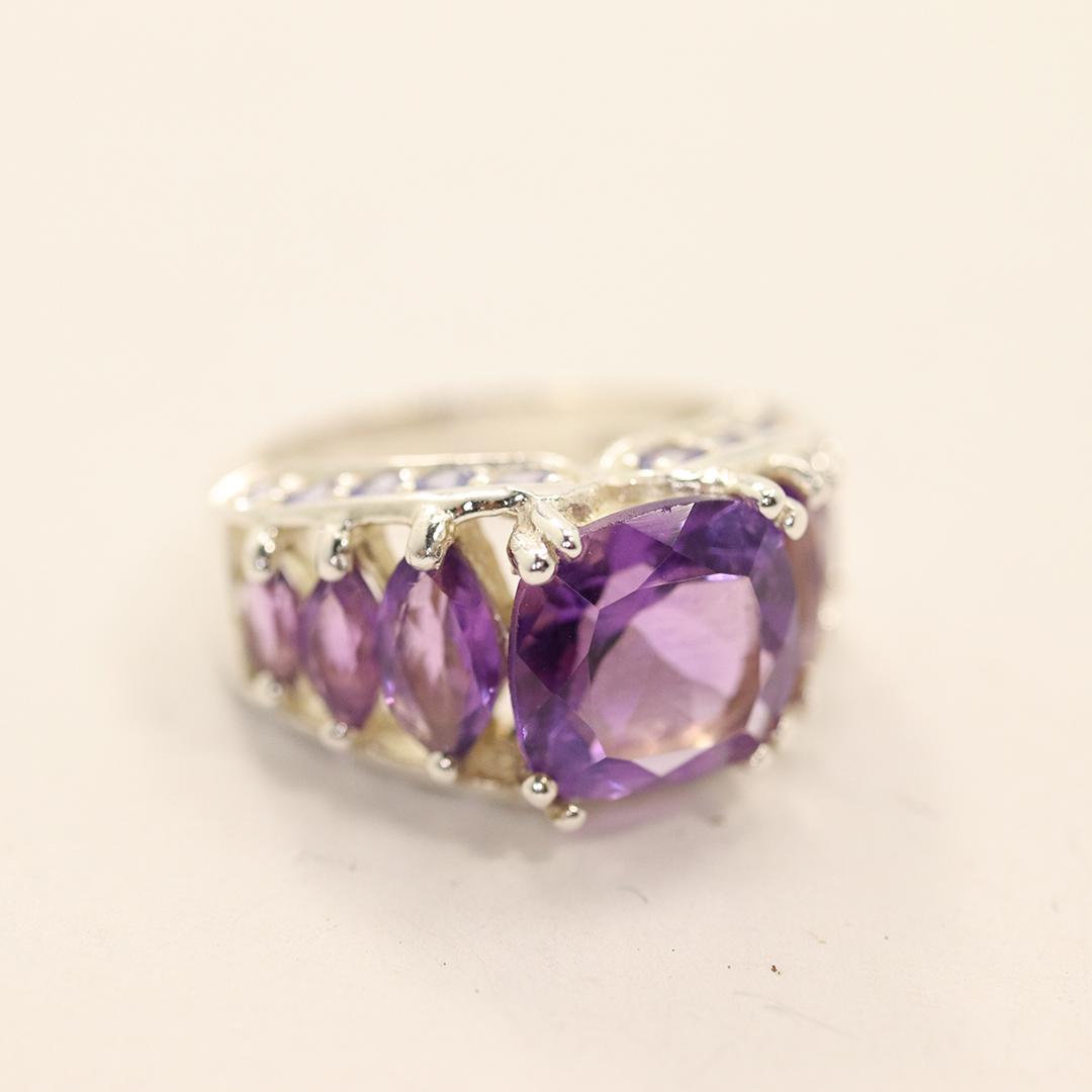 .925 Sterling Silver with Purple Amethyst Ring size 6.5 (1 of 6)