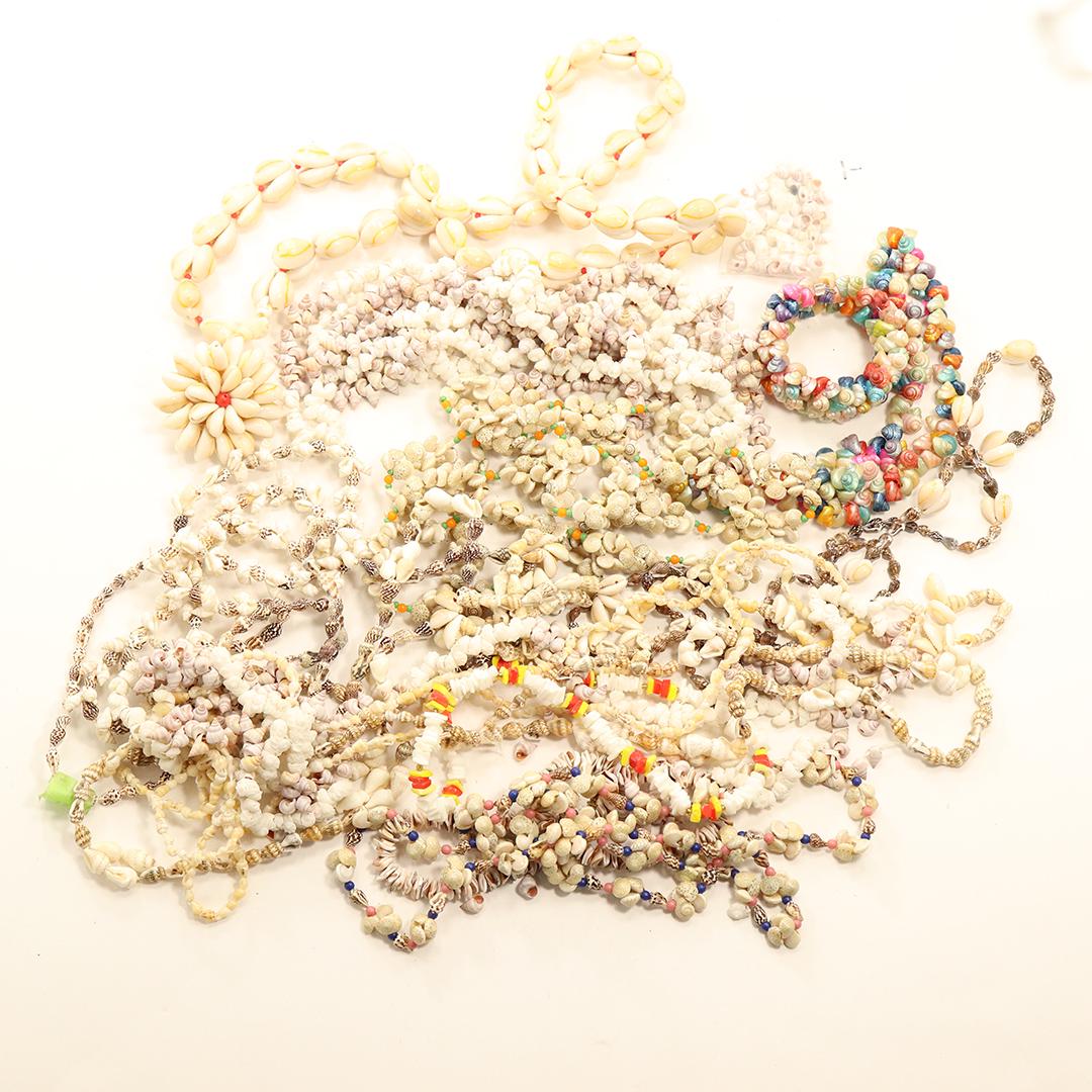 [13] Assorted Shell Necklaces - Nice Variety (1 of 10)