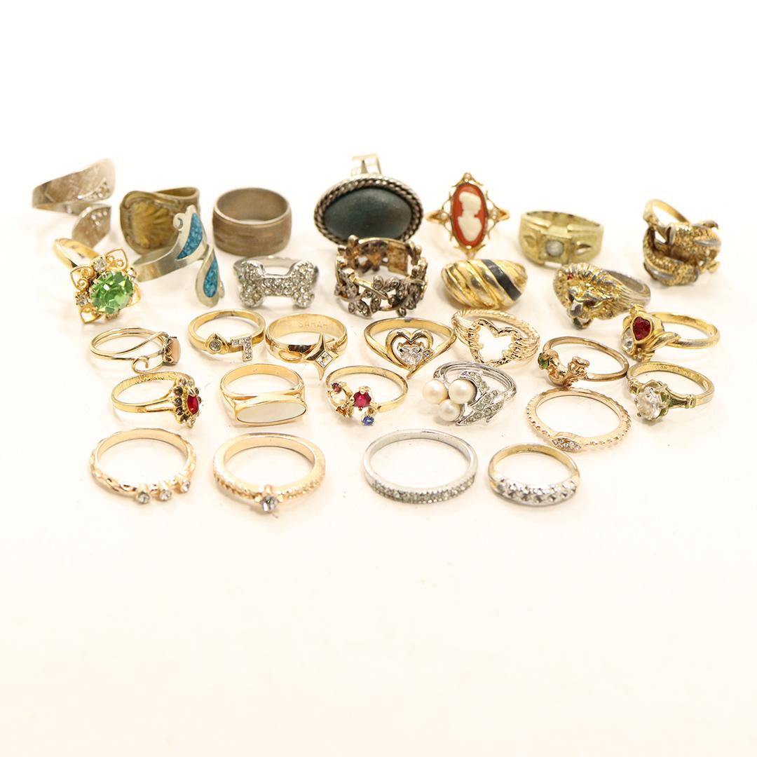 [30] Thirty Assorted Costume Jewelry Rings - Vintage (1 of 10)