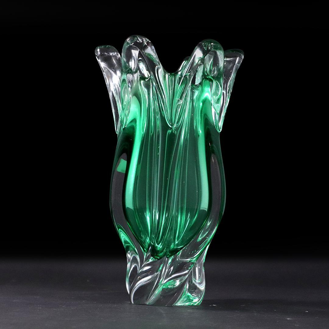 Modern Design Art Glass Seguso Style 2 Color Vase Green: Modern Design Art Glass Seguso Style 2 Color Vase Green. Original label: Egerman Czech. size: 9.75h x 6w
