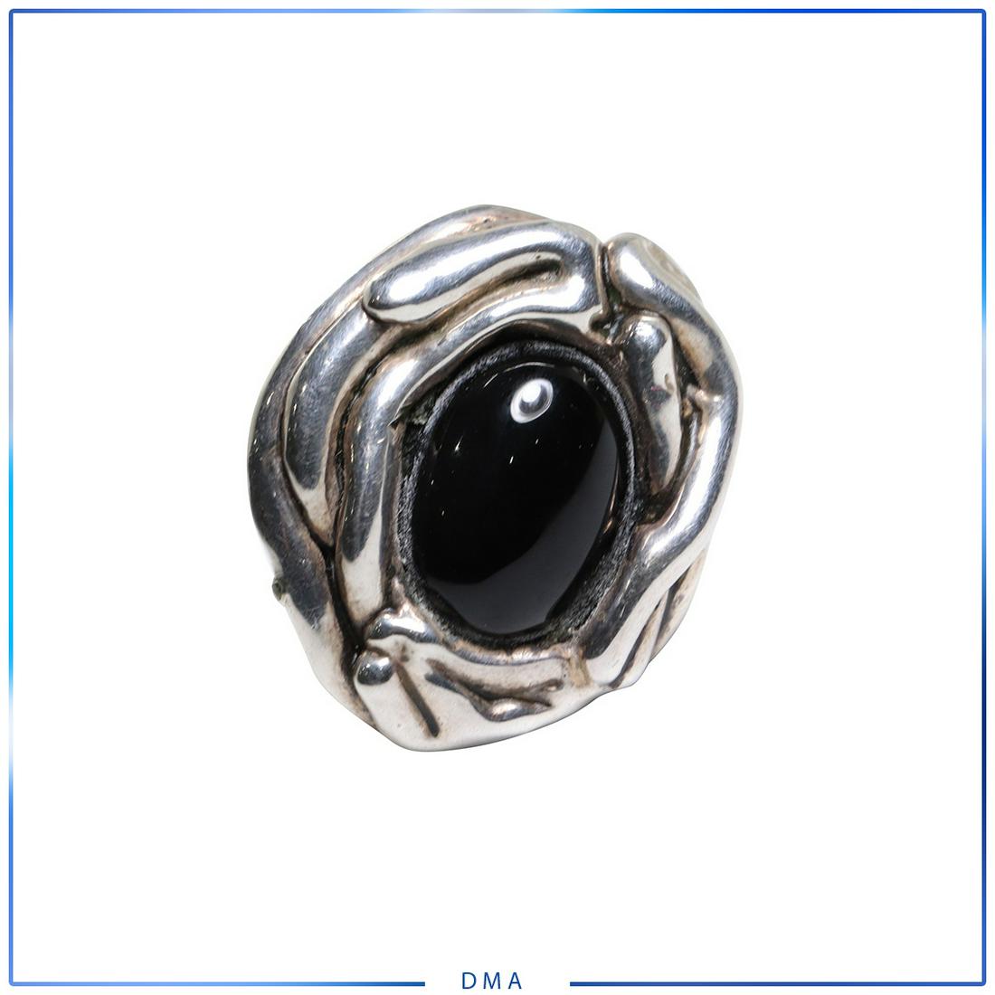.925 Sterling Silver Black Onyx Mid-Century Modern Ring: .925 Sterling Silver Black Onyx Mid-Century Modern Ring. Marked: .925 ; Ring size 7 , size 1.25 in. x 1 1/8 in.