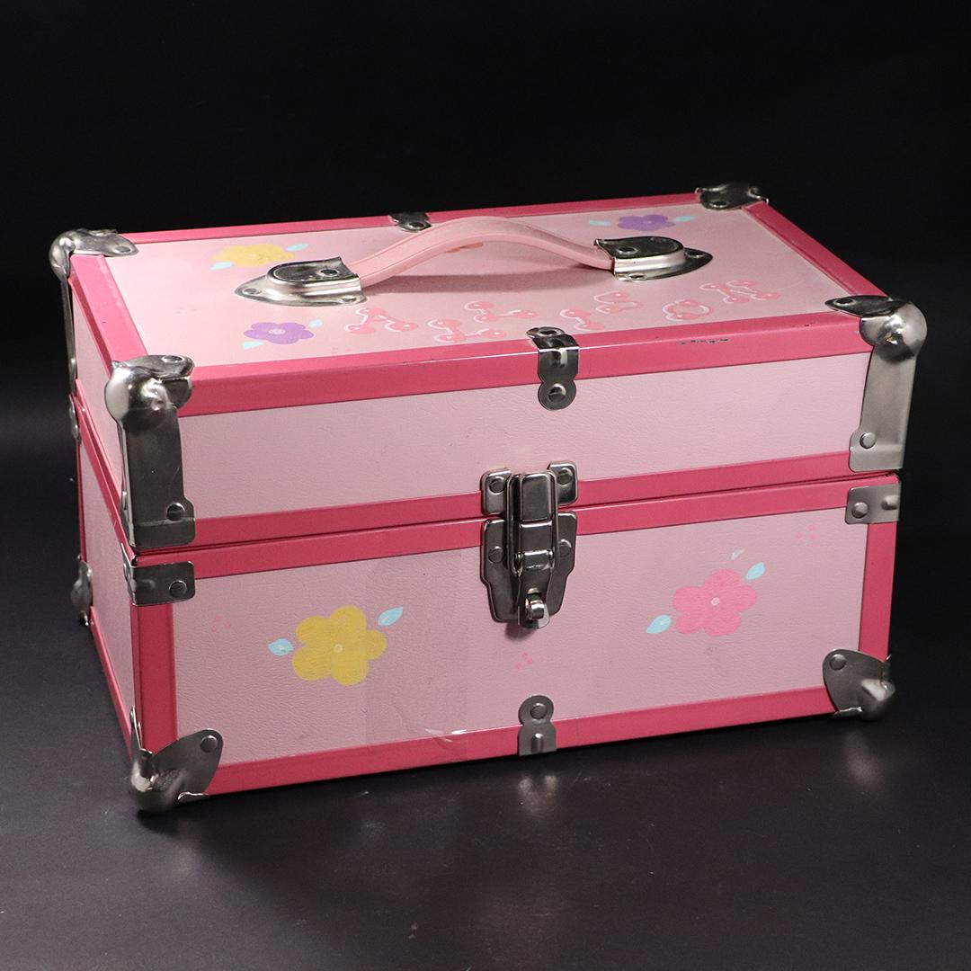 Toy Doll's Trunk Full of Barbie Doll Clothing: Toy Doll's Trunk Full of Barbie Doll Clothing, Big variety. Clean. size: 8.5h x 14.5L x 9w