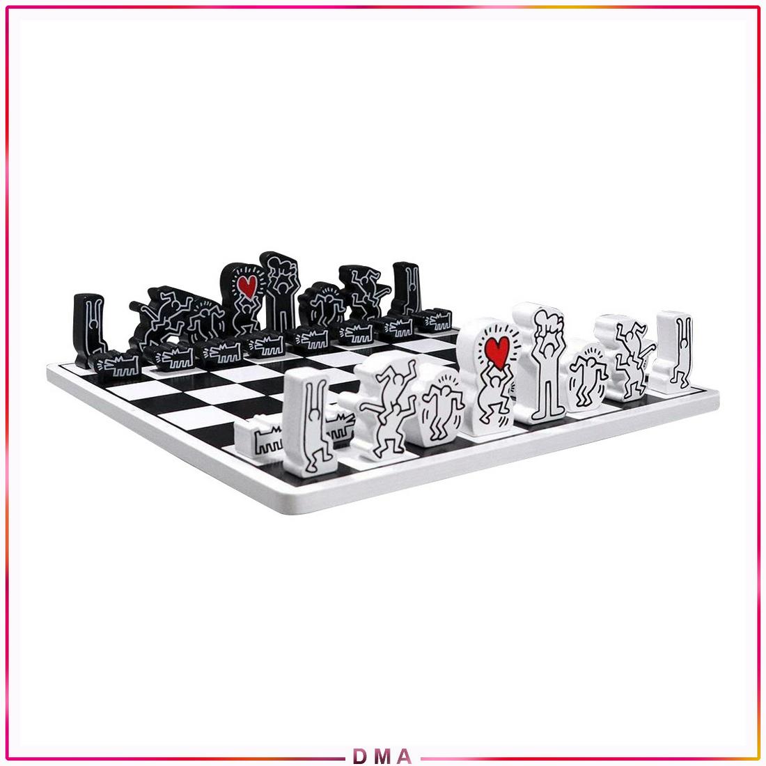 KEITH HARING Chess Set Jeu D'Echek, Vilac, in Orig. Box: HARING Chess Set Jeu D'Echek, Vilac, in Orig. Box. Clean, all complete. size: 11.75x11.75 board, 0.75-2.5h pieces range
