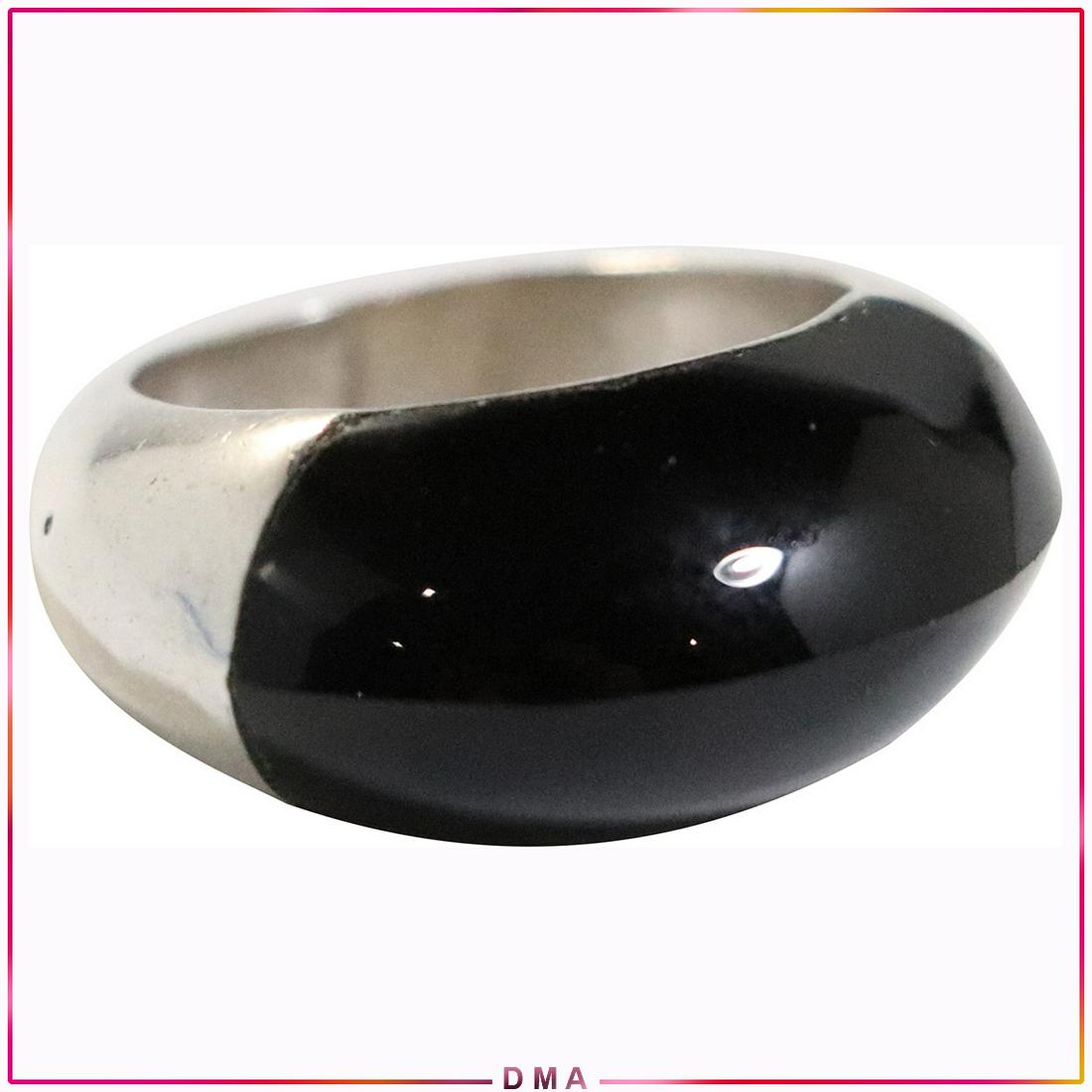 Sterling Silver Mexico Taxco .925 Ring with Black Onyx: Sterling Silver Mexico Taxco .925 Ring with Black Onyx. Ring Size 9 ; Marked: Sterling Mexico Taxco .925 "BR" ; size:1 1/8 in. x 1/2 in.