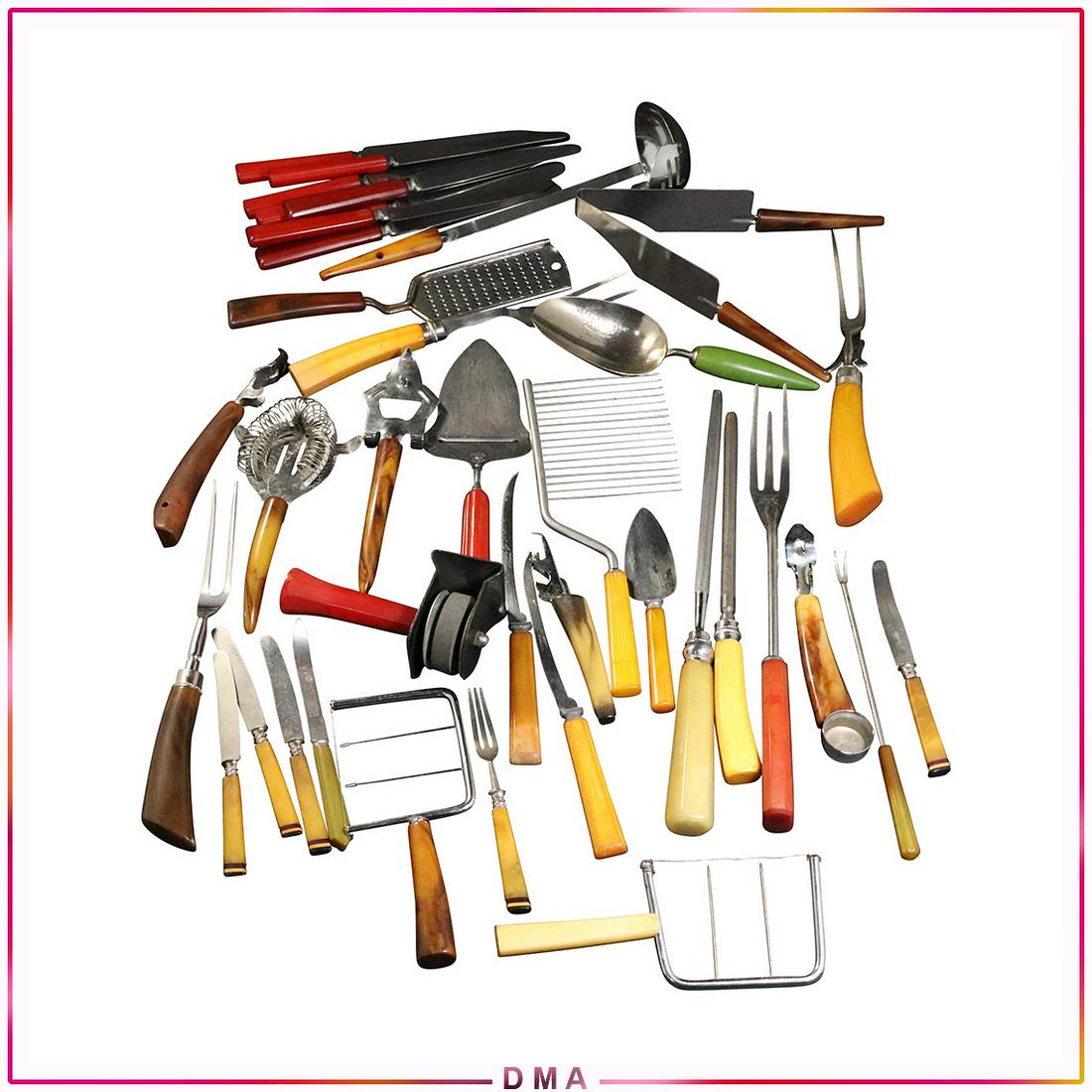 Large Group Assorted Vintage Bakelite Handled Utensils: Large Group Assorted Vintage Bakelite Handled Utensils. Variety. Size: 5-8.25L range