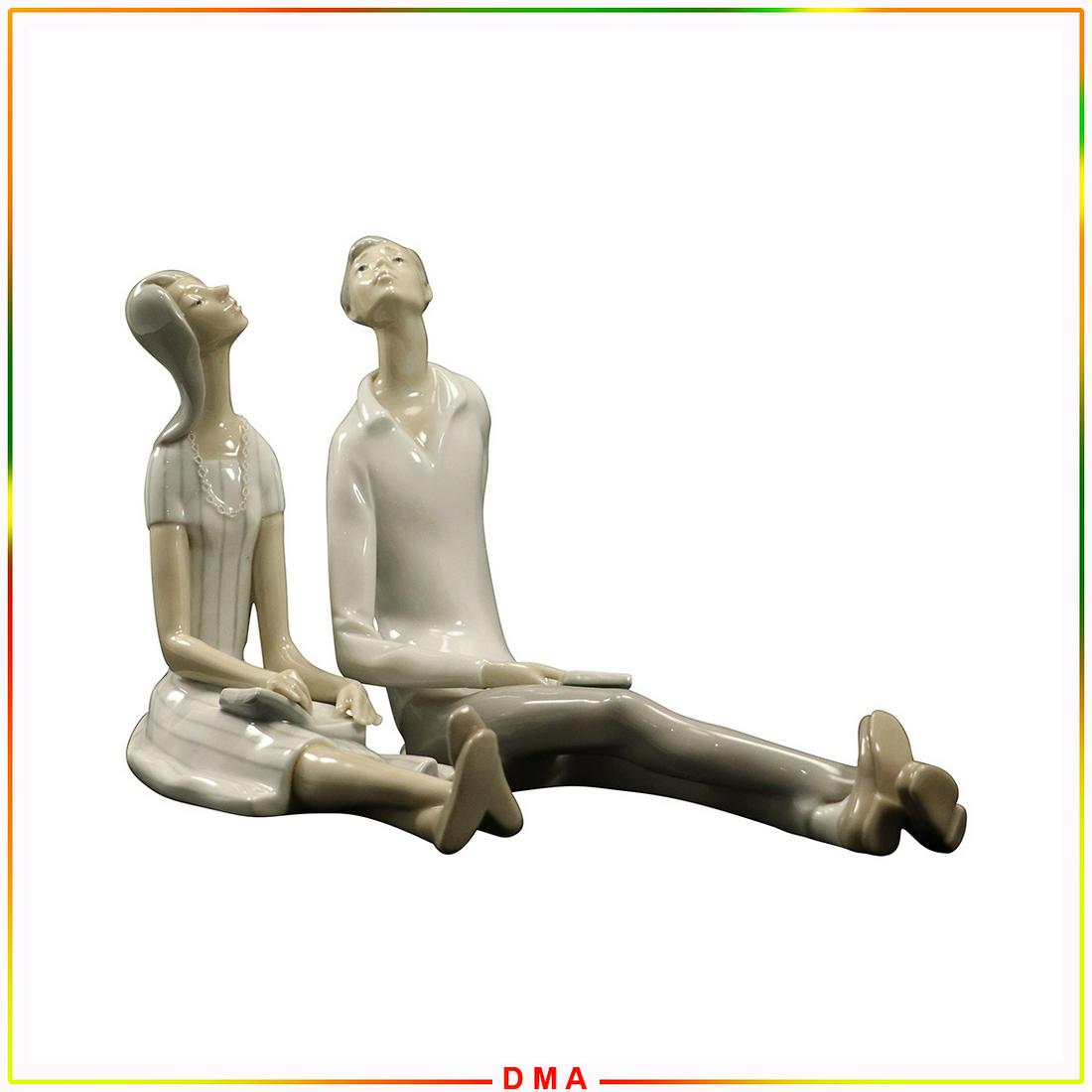 Lladro Porcelain 2 Elongated Figures Boy & Girl Reading (1 of 14)