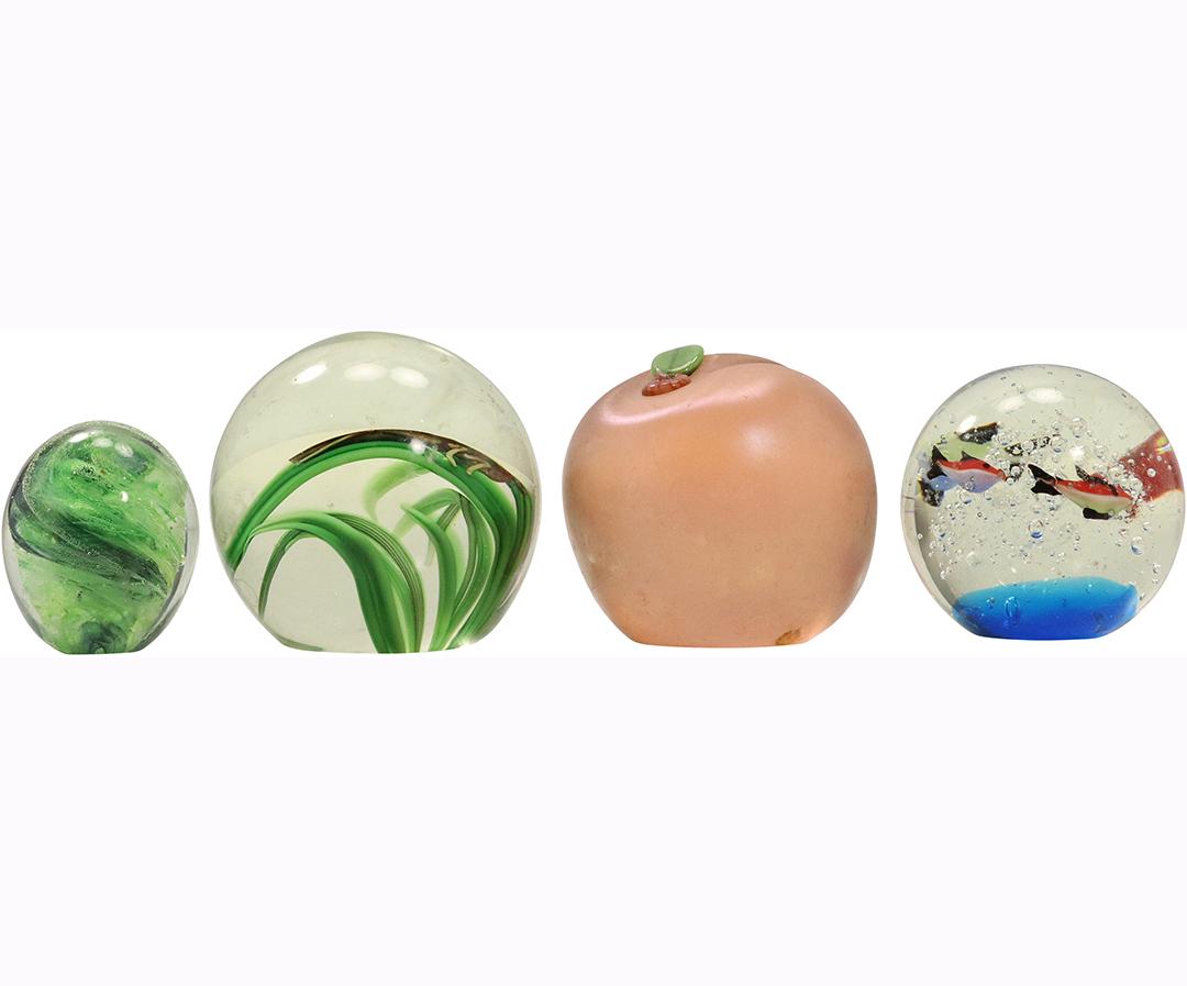 4 Assorted Glass Paperweights Orient Flume Grasshopper (1 of 12)
