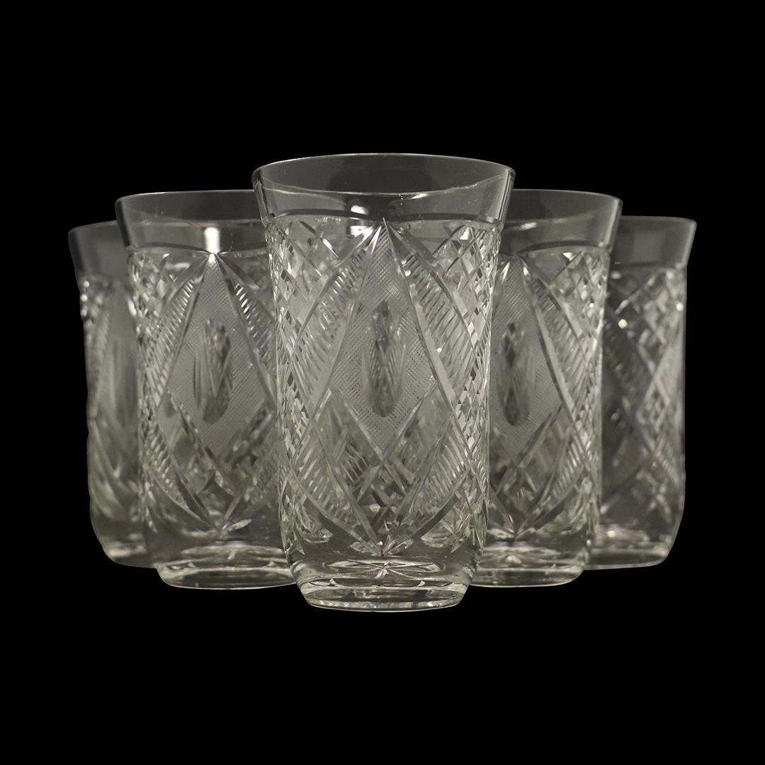 [6] Six American Brilliant Cut Glass Tumblers: [6] Six American Brilliant Cut Glass Tumblers. Size: 4.5h x 2.75w