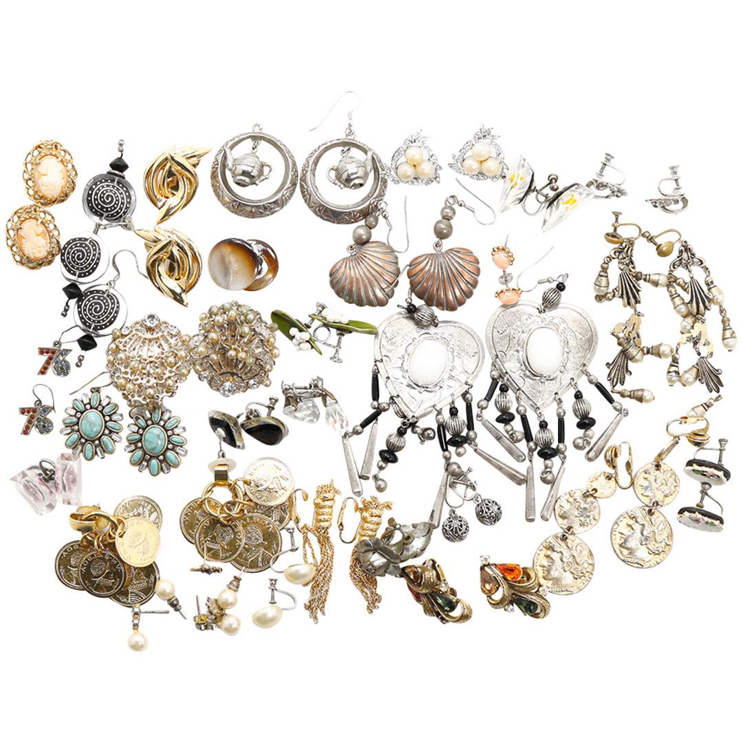 [30] Thirty Assorted Costume Fashion Jewelry Earrings (1 of 10)