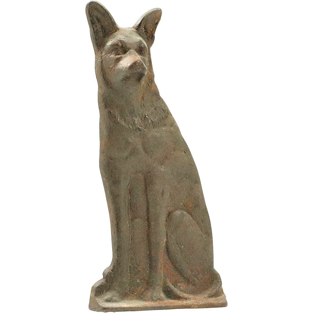 Vintage Cast Iron Dog Doorstop: Vintage Cast Iron Dog Doorstop. Size: 6.5h x 3w