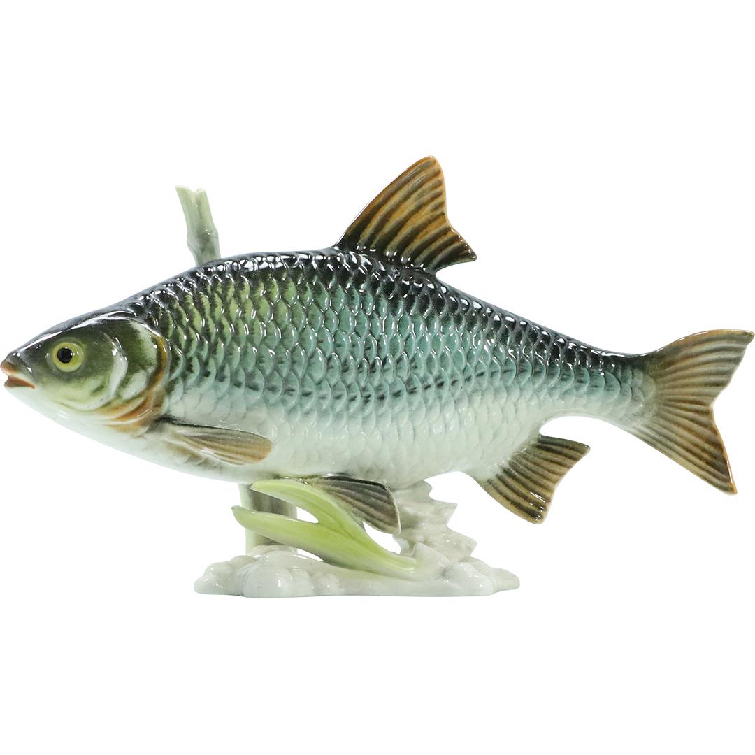 GOEBEL Fine Porcelain Fish Figure Sculpture: GOEBEL Fine Porcelain Fish Figure Sculpture. Size: 5.5h x 9L