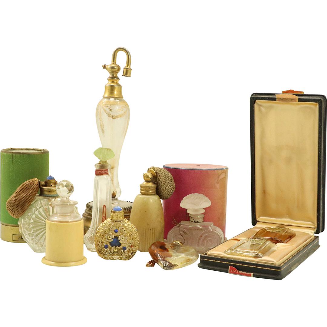 12 Assorted Vintage Perfume Bottles & Atomizers: 12 Assorted Vintage Perfume Bottles & Atomizers. Size: 2.25-9.25h range