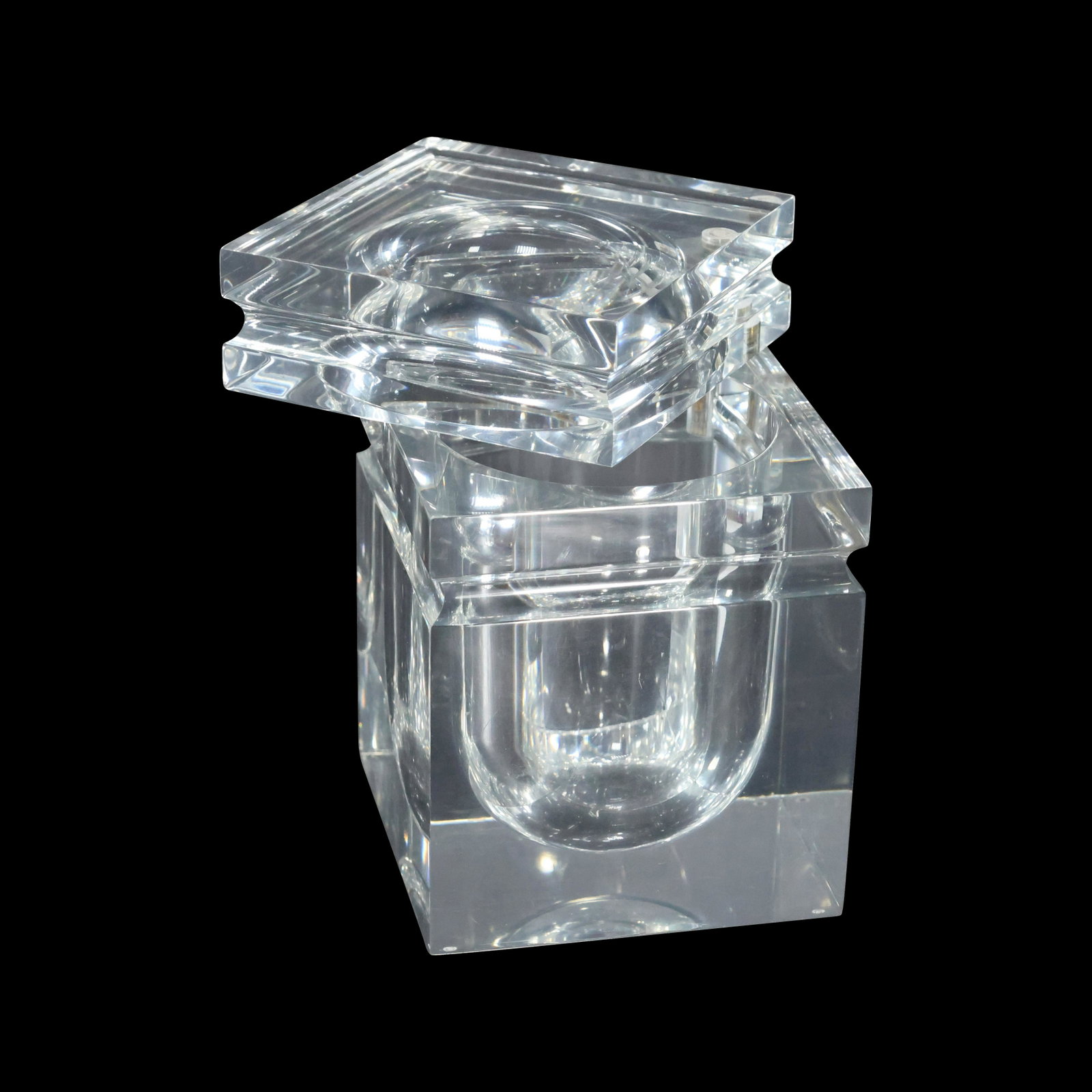Mid-Century Modern Designer Lucite Ice Bucket: Mid-Century Modern Designer Lucite Ice Bucket.Heavy lucite ice bucket with swivel lid. Well designed; 9in.H. x 6.25in.W.
