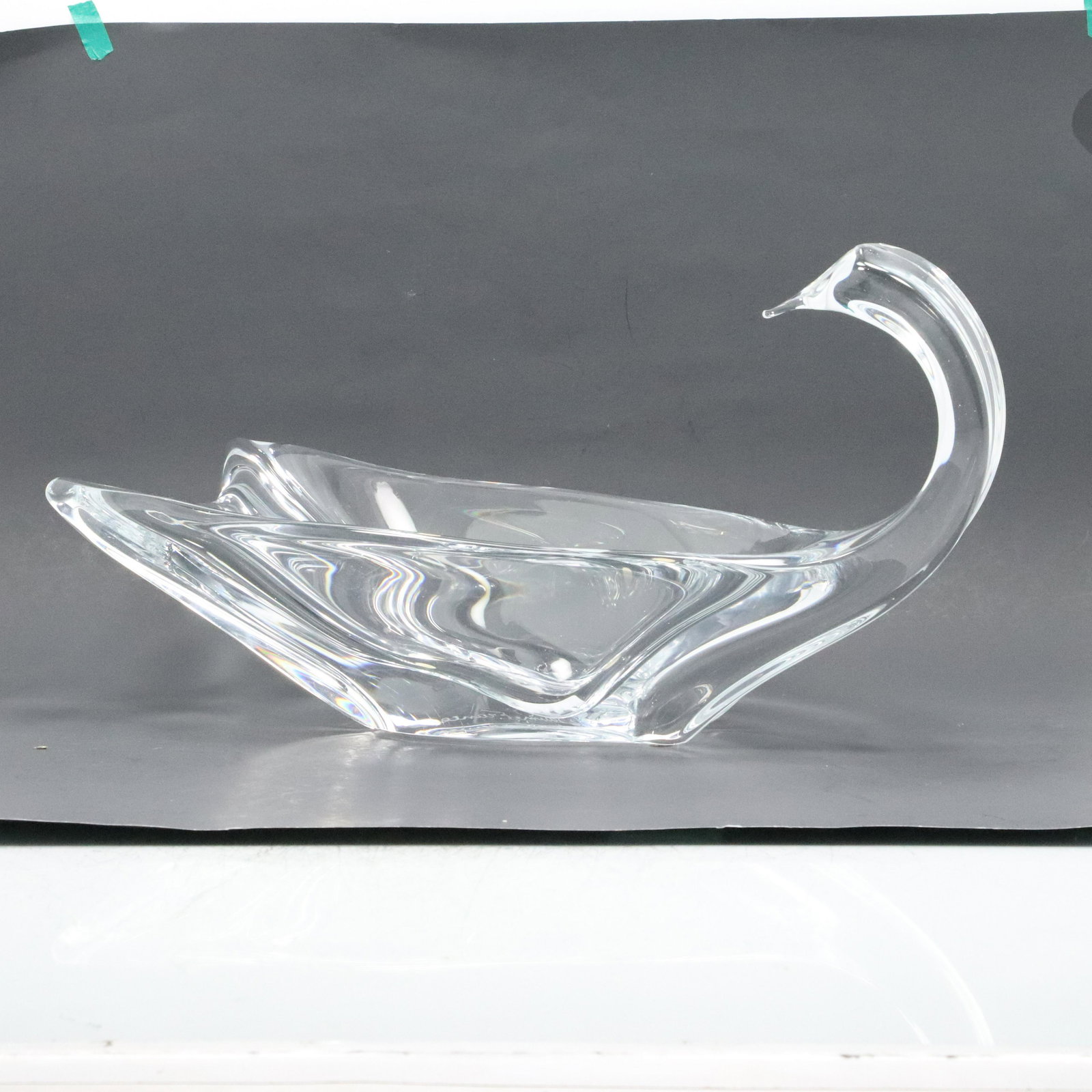 Signed DAUM France Art Glass Crystal Swan Bowl: Signed DAUM France Art Glass Crystal Swan Bowl. size: 8.5h 16.5w