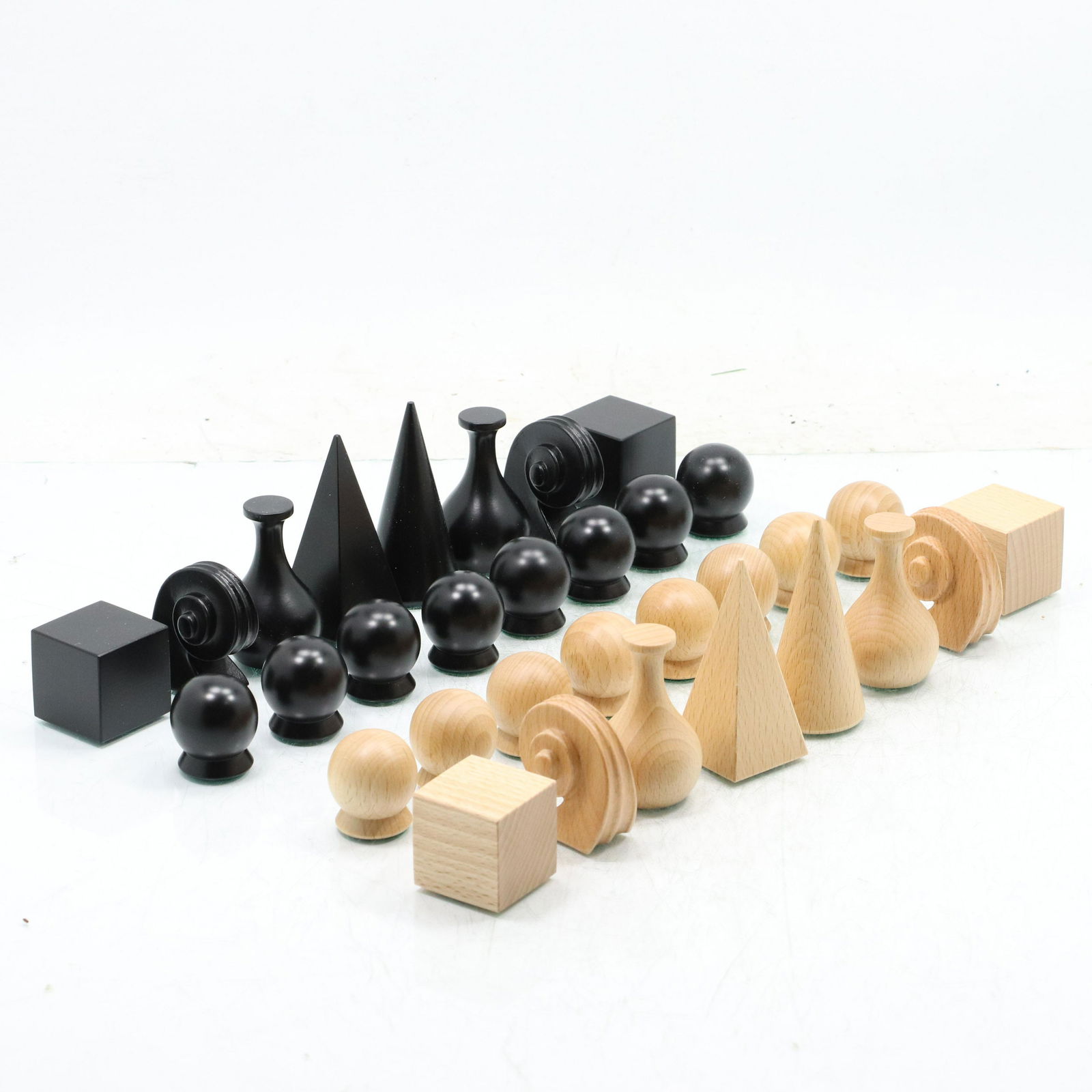 MAN RAY Wood Chess Pieces Set in Original Packaging (1 of 10)
