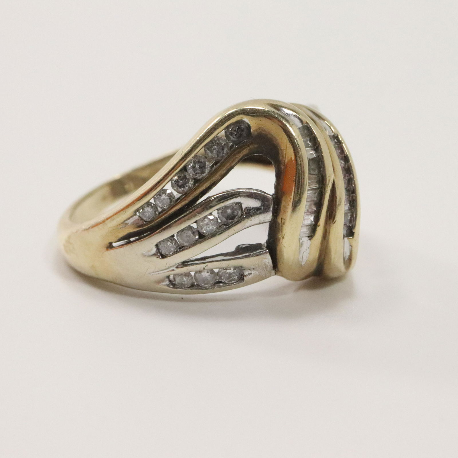 10K Yellow Gold Cocktail Ring with Diamonds Ring Size 7: 10K Yellow Gold Cocktail Ring with Diamonds Ring Size 7. Marked: 10K ; size: 3/4 x 5/8