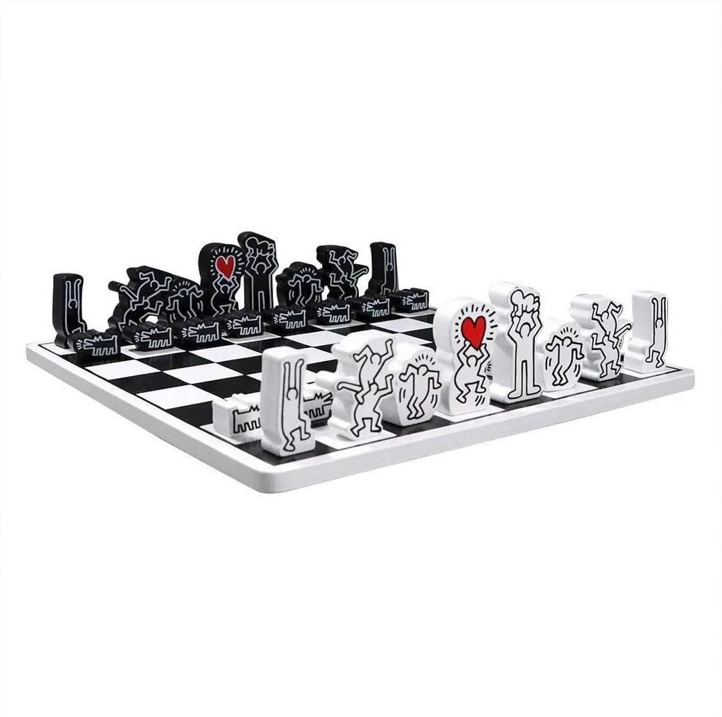 KEITH HARING Chess Set Jeu D'Echek, Vilac, in Orig. Box (1 of 9)