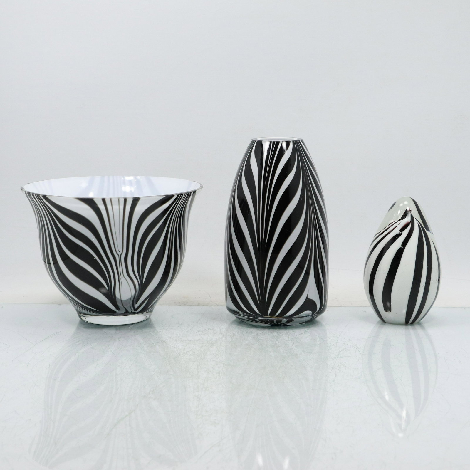 3 Assorted Black & White Zebra Striped Glass Bowl, Vase (1 of 13)