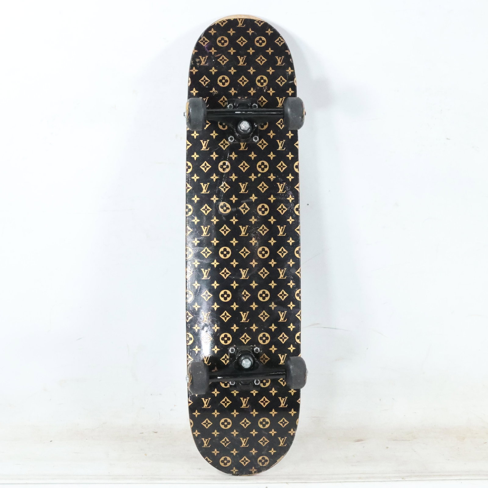 Louis Vuitton Store Prop Skateboard Classical Monogram: Louis Vuitton Store Prop Skateboard Classical Monogram. size: 31 x 7.5