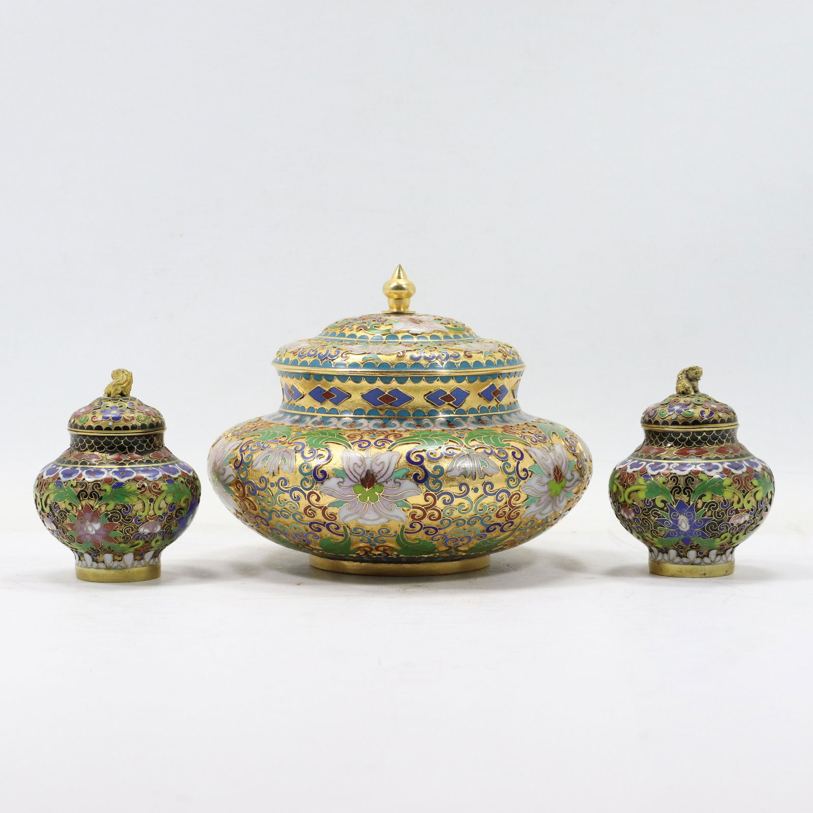 3 Pcs Chinese Cloisonne Covered Bowl and 2 Small Jars (1 of 14)