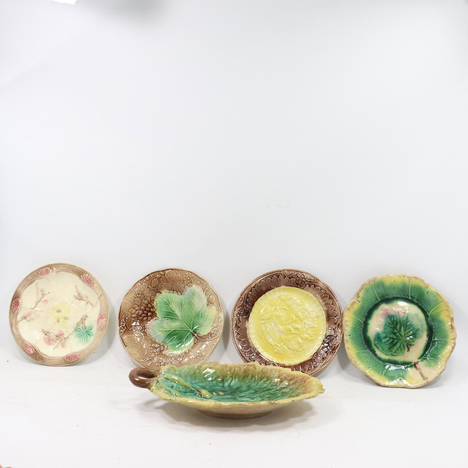 5 Assorted Antique Majolica Plates, 1  Dog Chasing Deer (1 of 20)