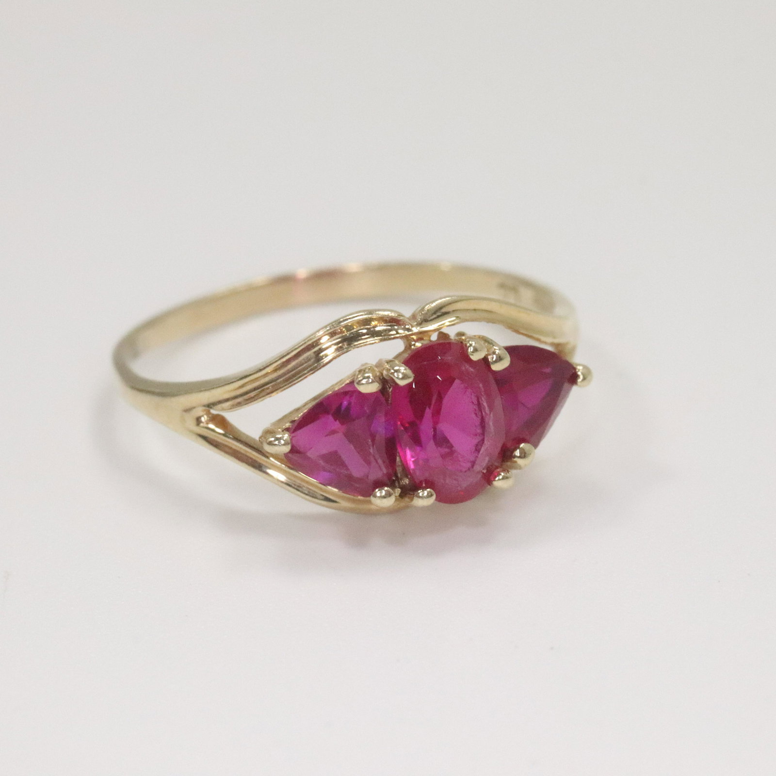 10K Yellow Gold with Rubies Ring Size 6.5 (1 of 4)