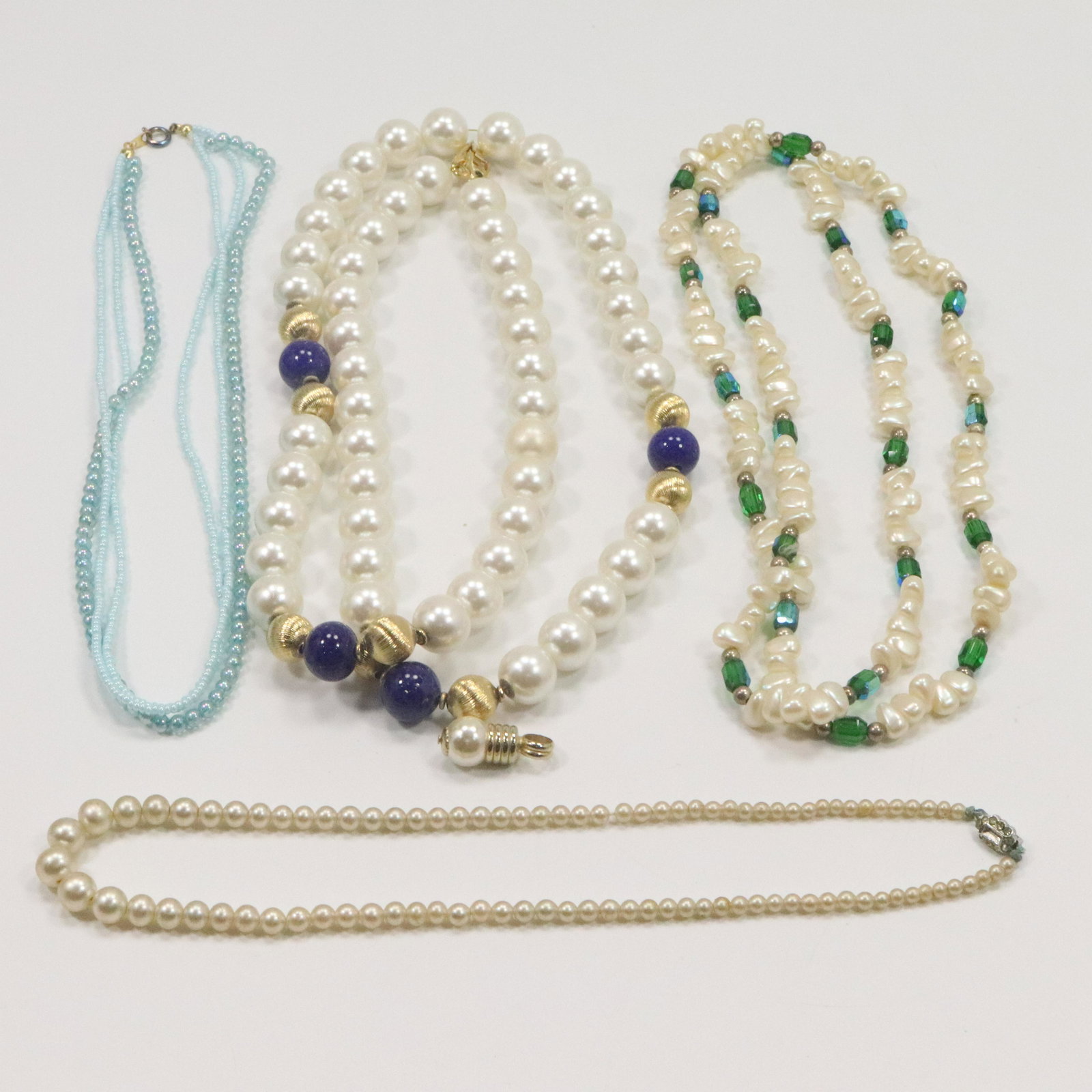 [4] Assorted Faux Pearl Necklaces and [1] Pearl Pendant (1 of 10)