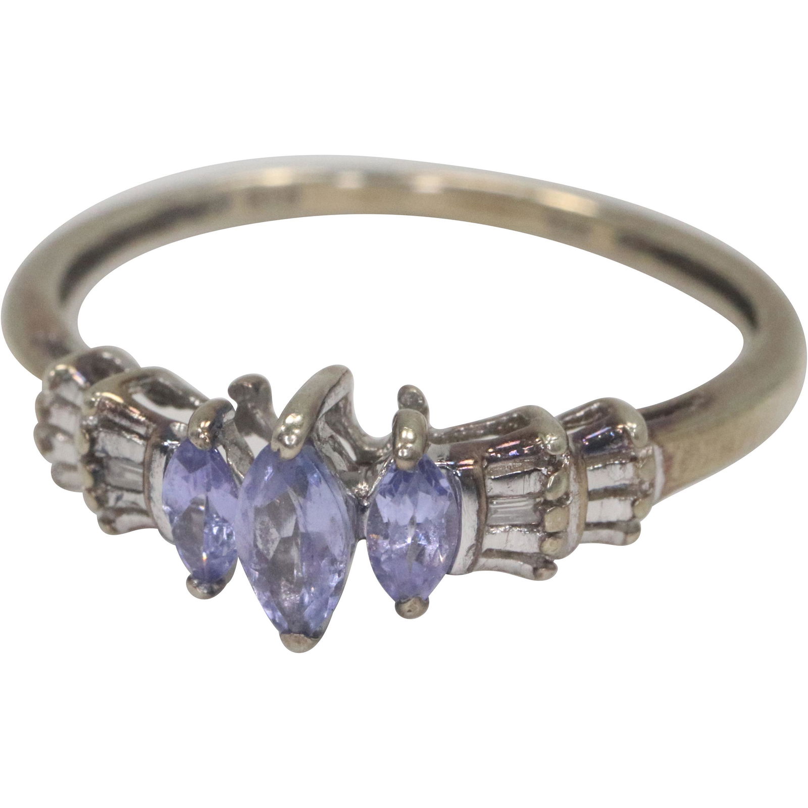 10K Yellow Gold Tanzanite Ring Size 7 (1 of 5)