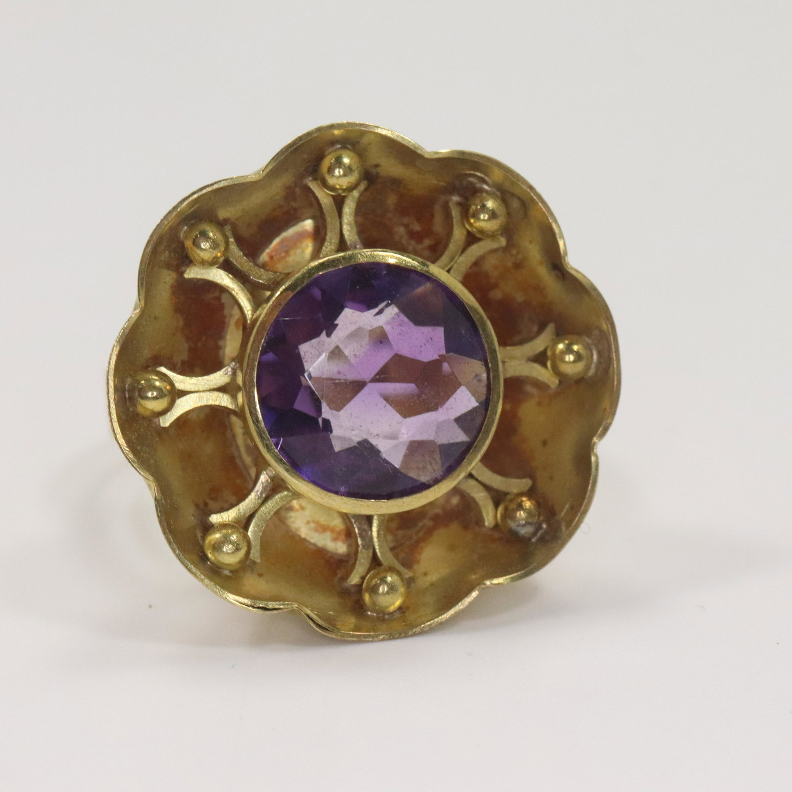 Marked 750 [18K Yellow Gold] Purple Amethyst Ring (1 of 5)