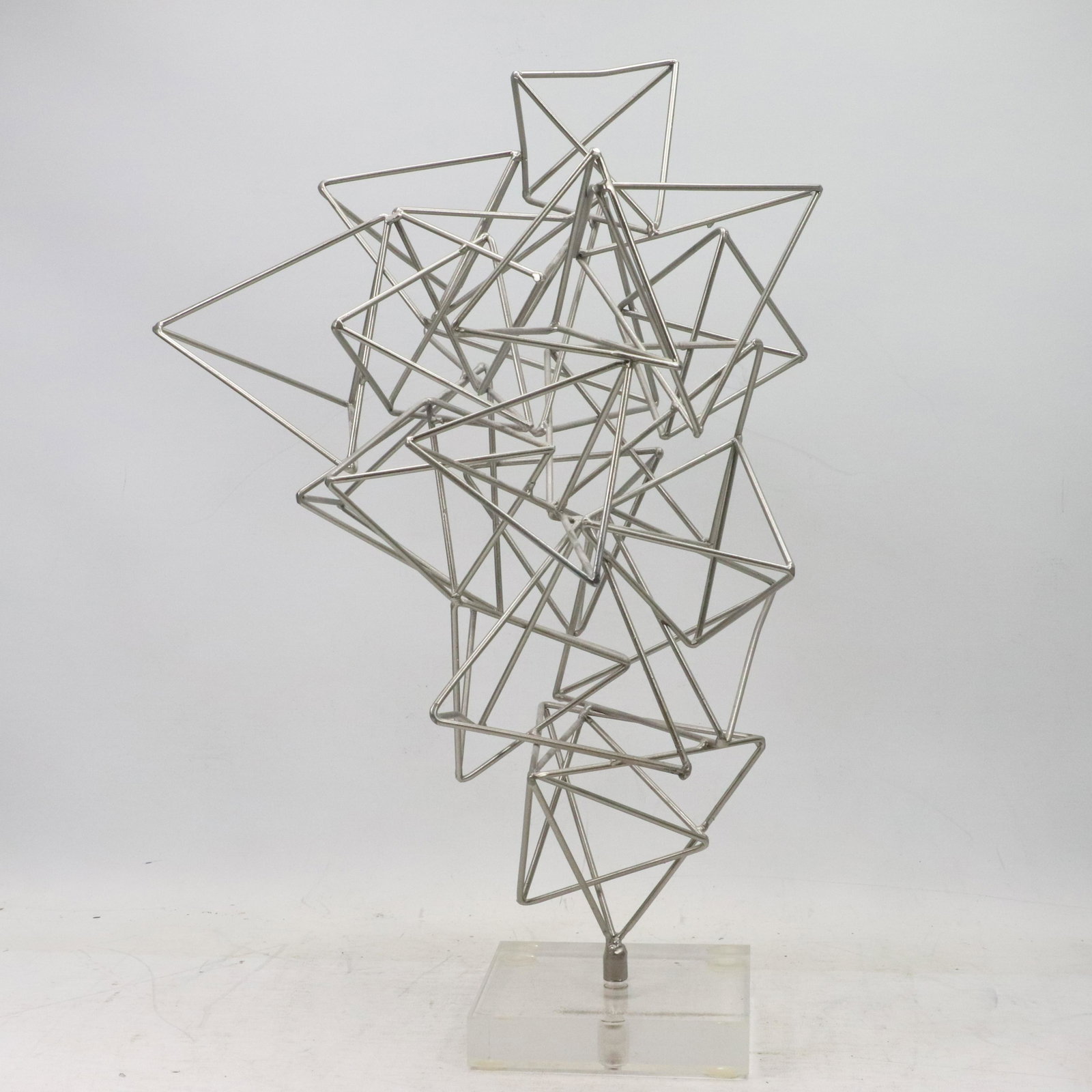 Modernism Chrome Wire Metal Kinetic Sculpture on Lucite: Modernism Chrome Wire Metal Kinetic Sculpture on Lucite base. size: 19h 11w
