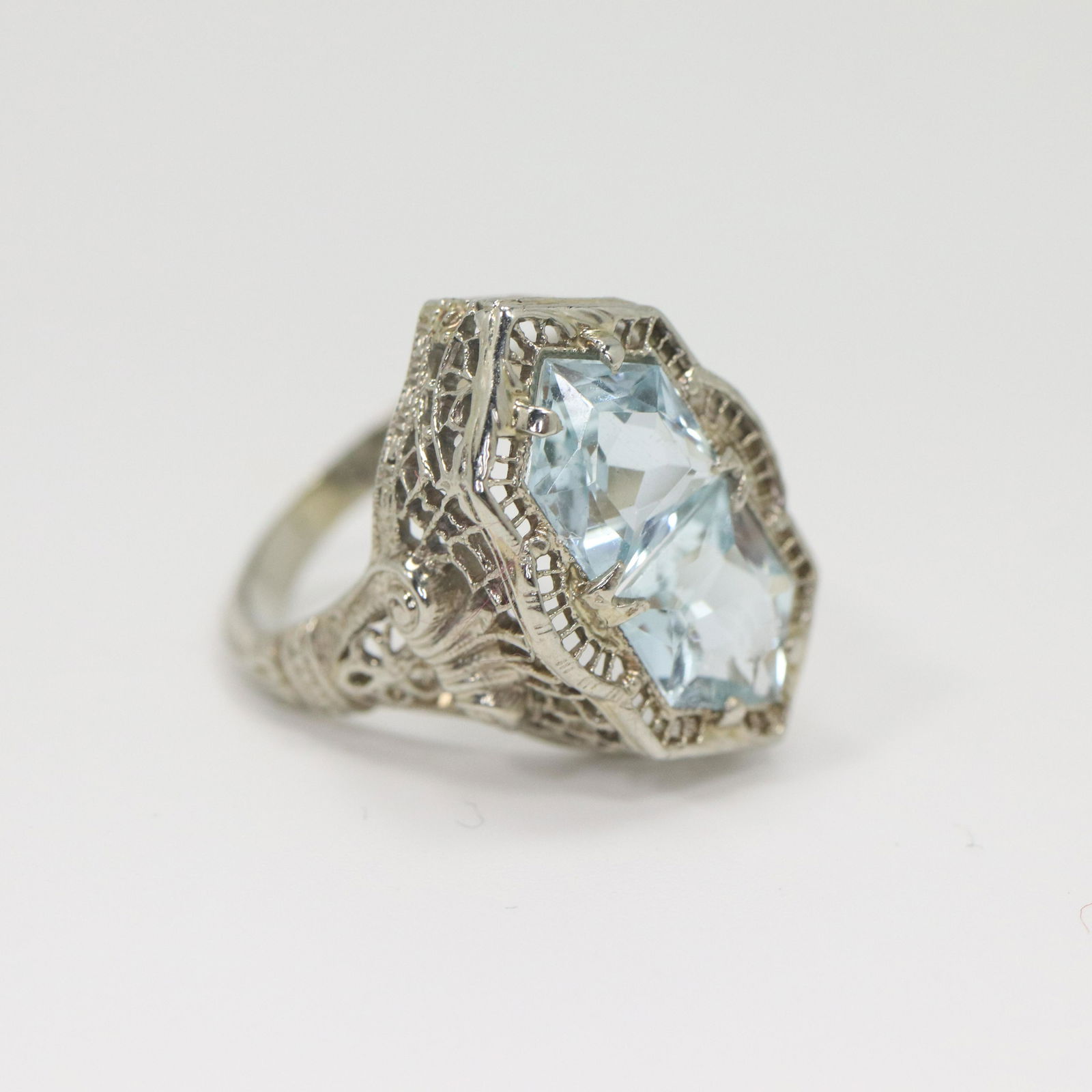 14K White Gold Victorian Filigree Ring Blue Amethyst (1 of 6)