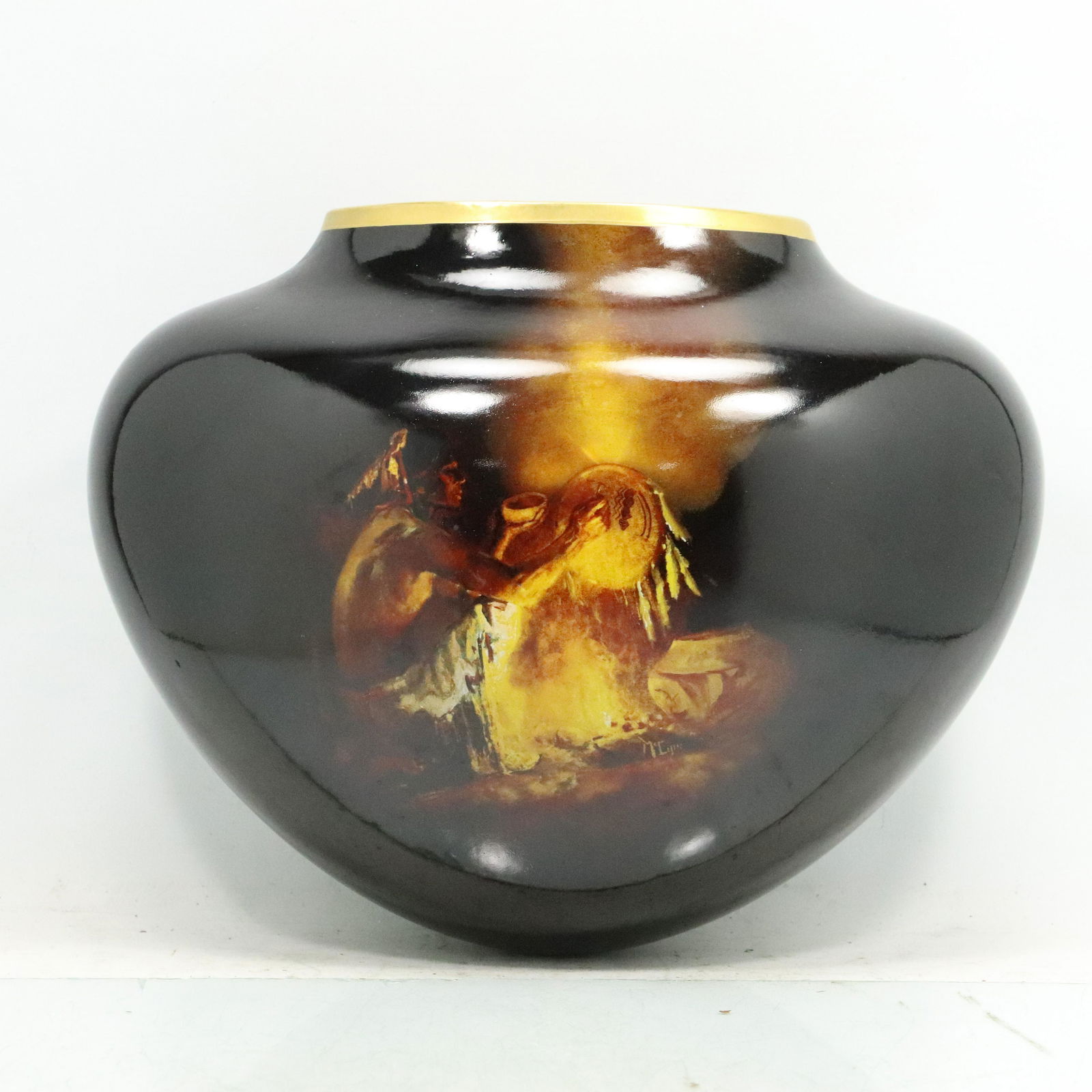 Fine Quality Black Porcelain Decorated Vase (1 of 7)