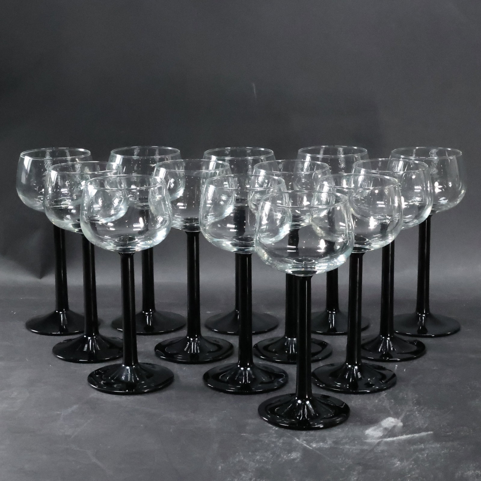 13 Crystal Wine Modern Glasses Black Glass Stem Bases: 13 Crystal Wine Tasting Glasses Black Glass Stem Bases. size: 6.5 x 3