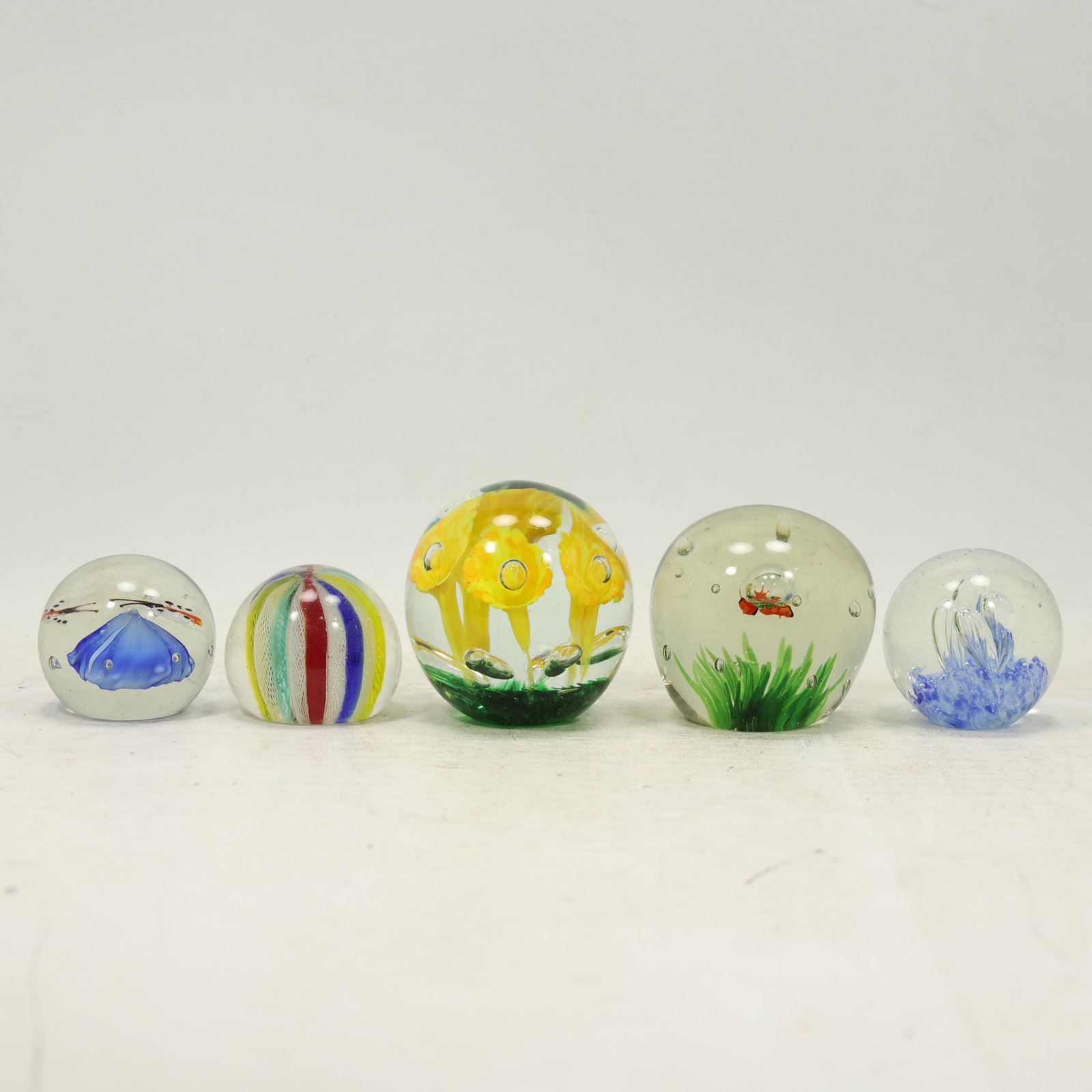 [5] Assorted Internal Decorated Art Glass Paperweights (1 of 10)