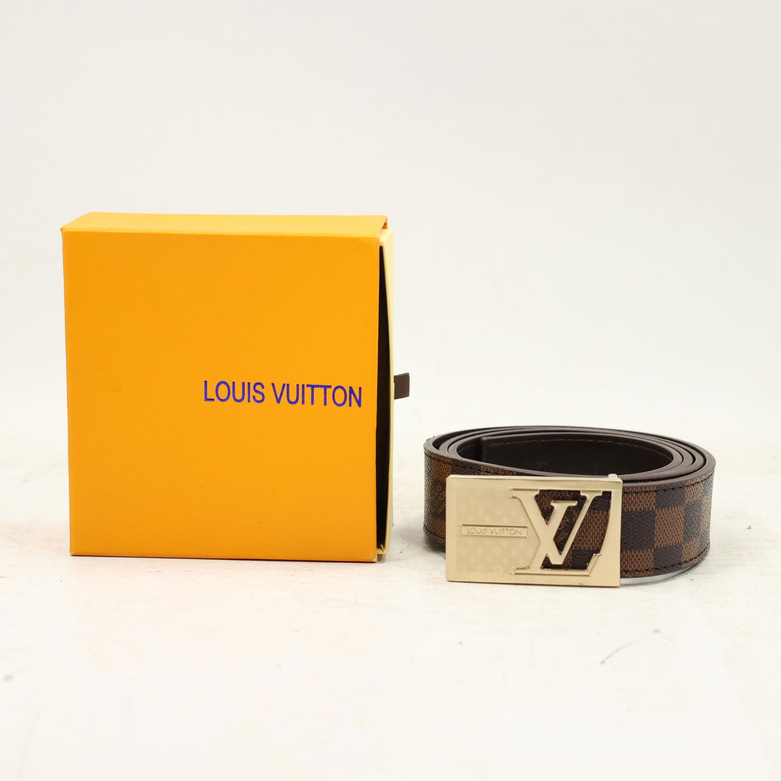 Louis Vuitton ブラックレザー ベルト 50/125 Louis Vuitton 黒レザーベルト 値下げしました - メルカリ