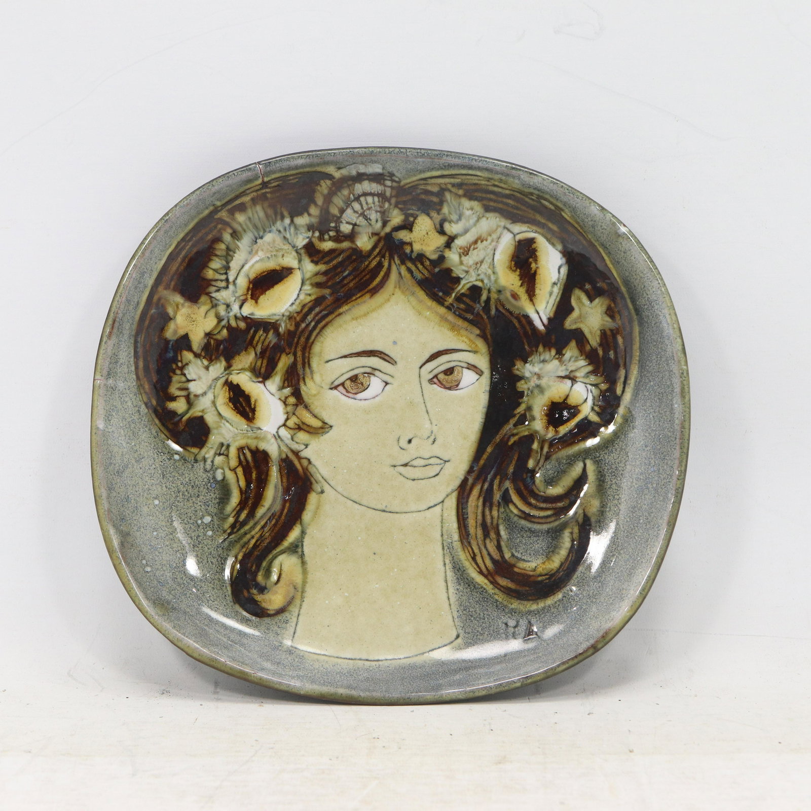 English Art Pottery Wall Plaque Woman Portrait Signed (1 of 11)