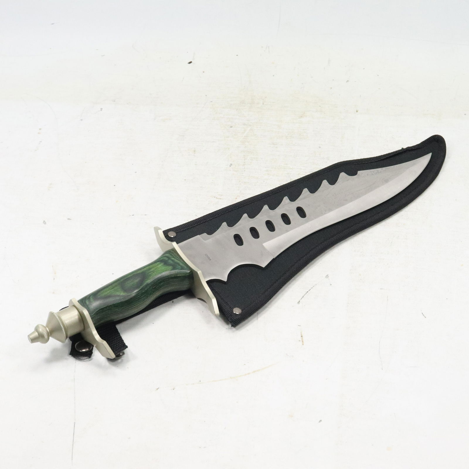 Frost Cutlery Hunter's Knife with Sheath - Clean (1 of 9)