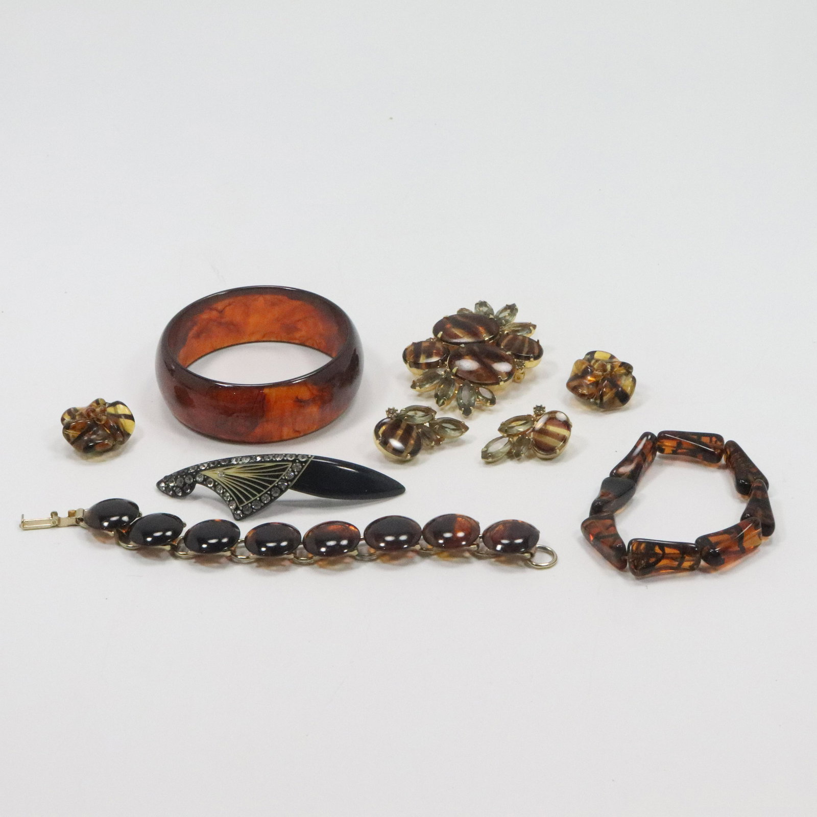 9 Pc Assorted Estate Grouping Vintage Celluloid Jewelry (1 of 10)