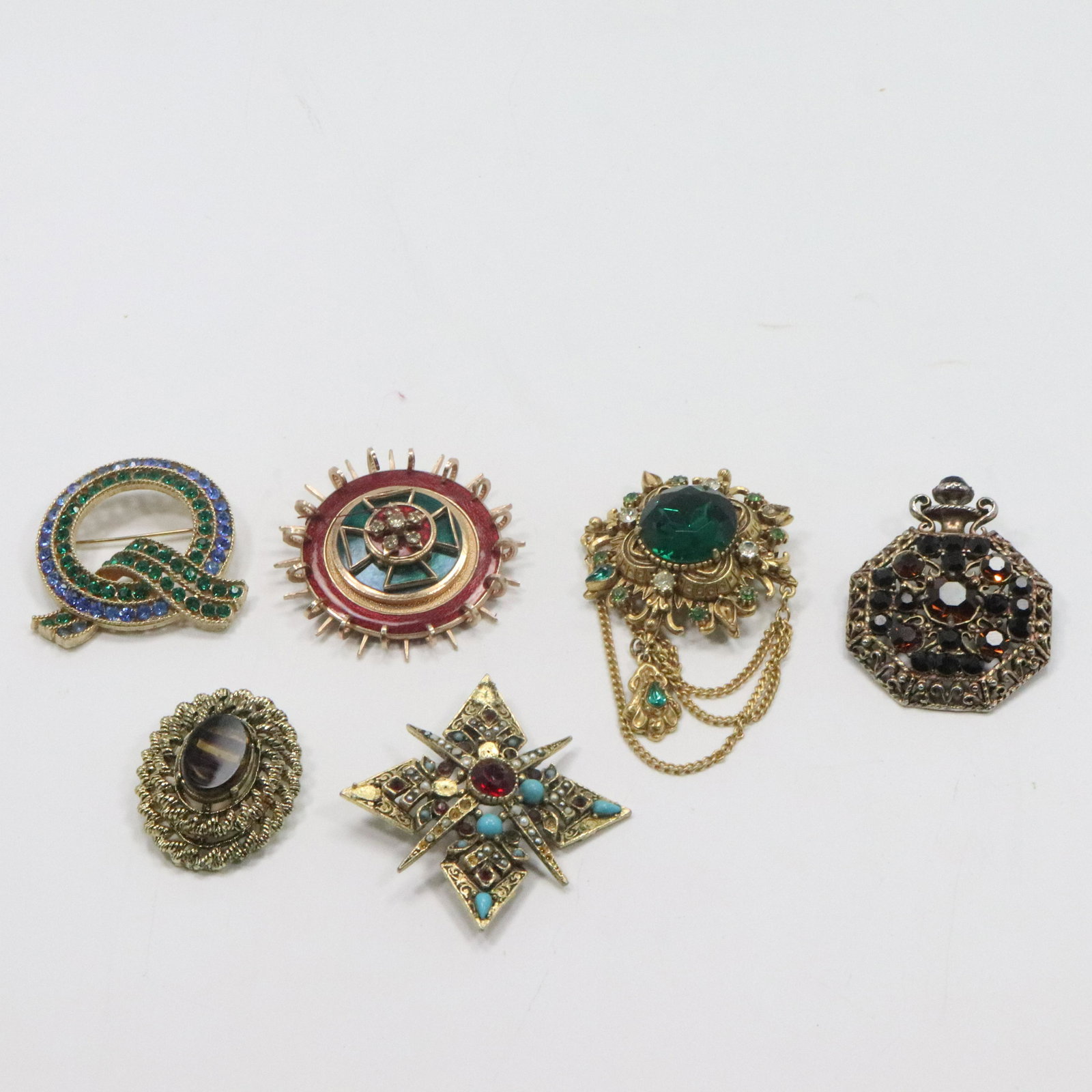 6 Assorted Estate Costume Jewelry Designer Brooches (1 of 12)