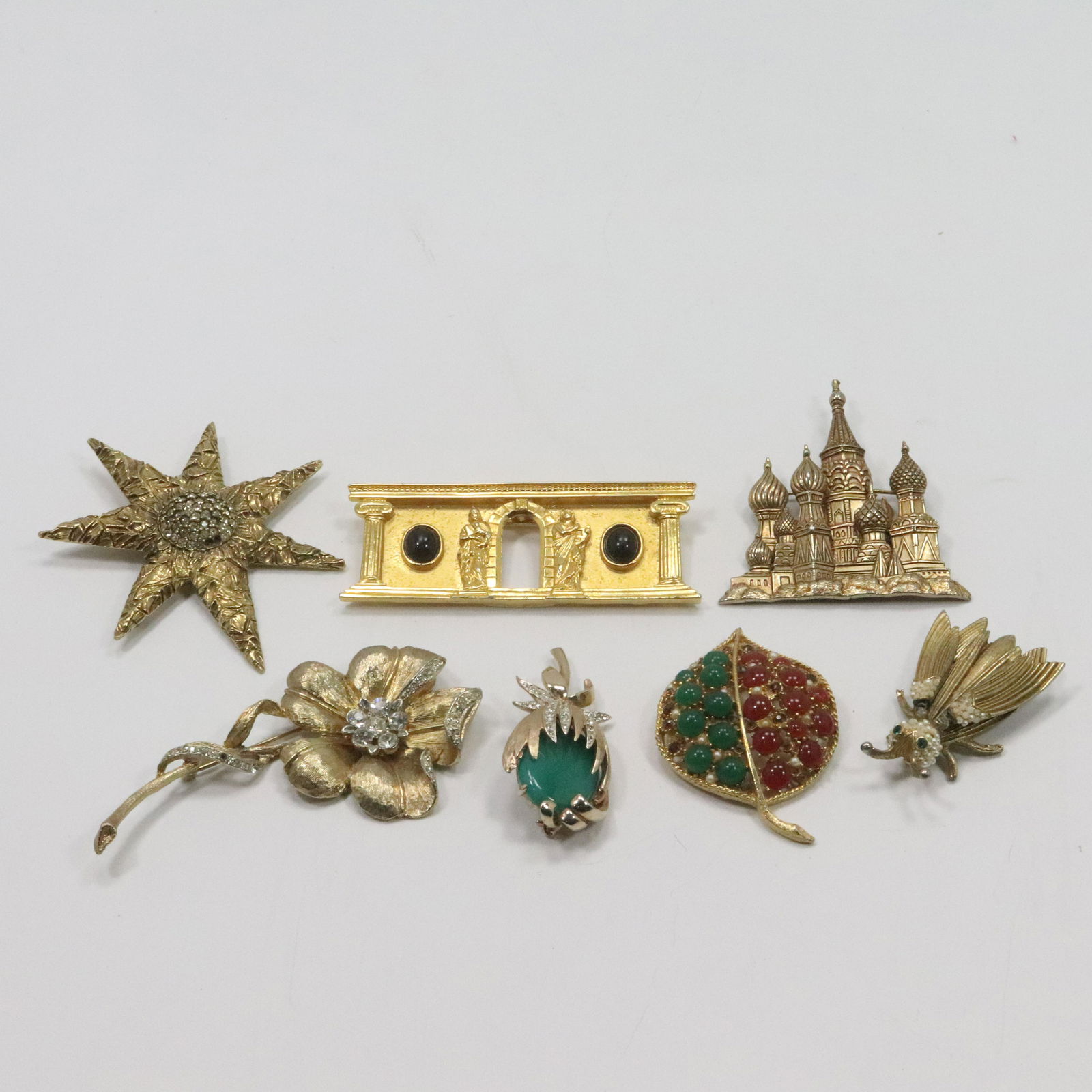 Estate Grouping Costume Jewelry 7 Designer Brooches (1 of 13)