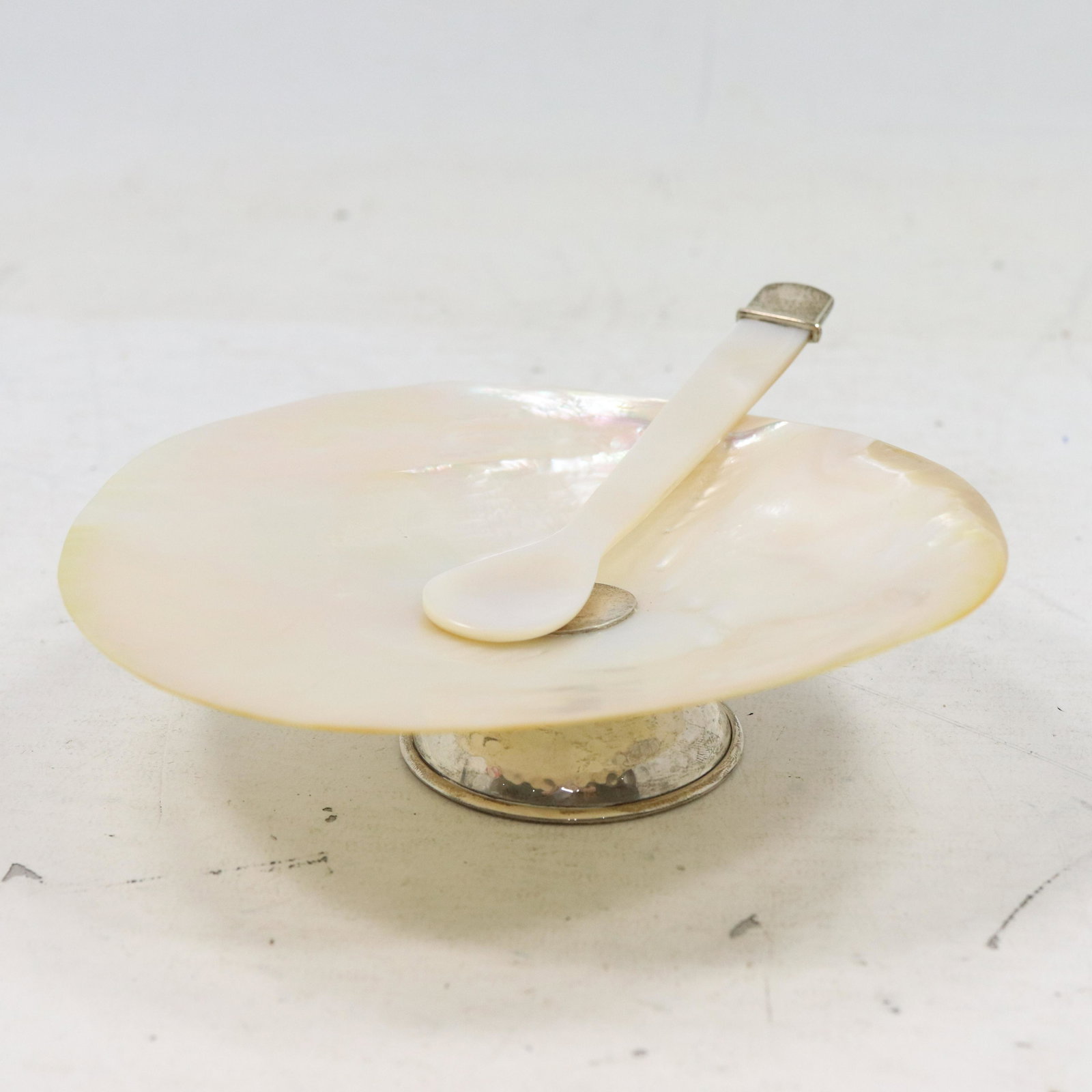 Mother-Of-Pearl & Sterling Silver Caviar Dish & Spoon (1 of 13)
